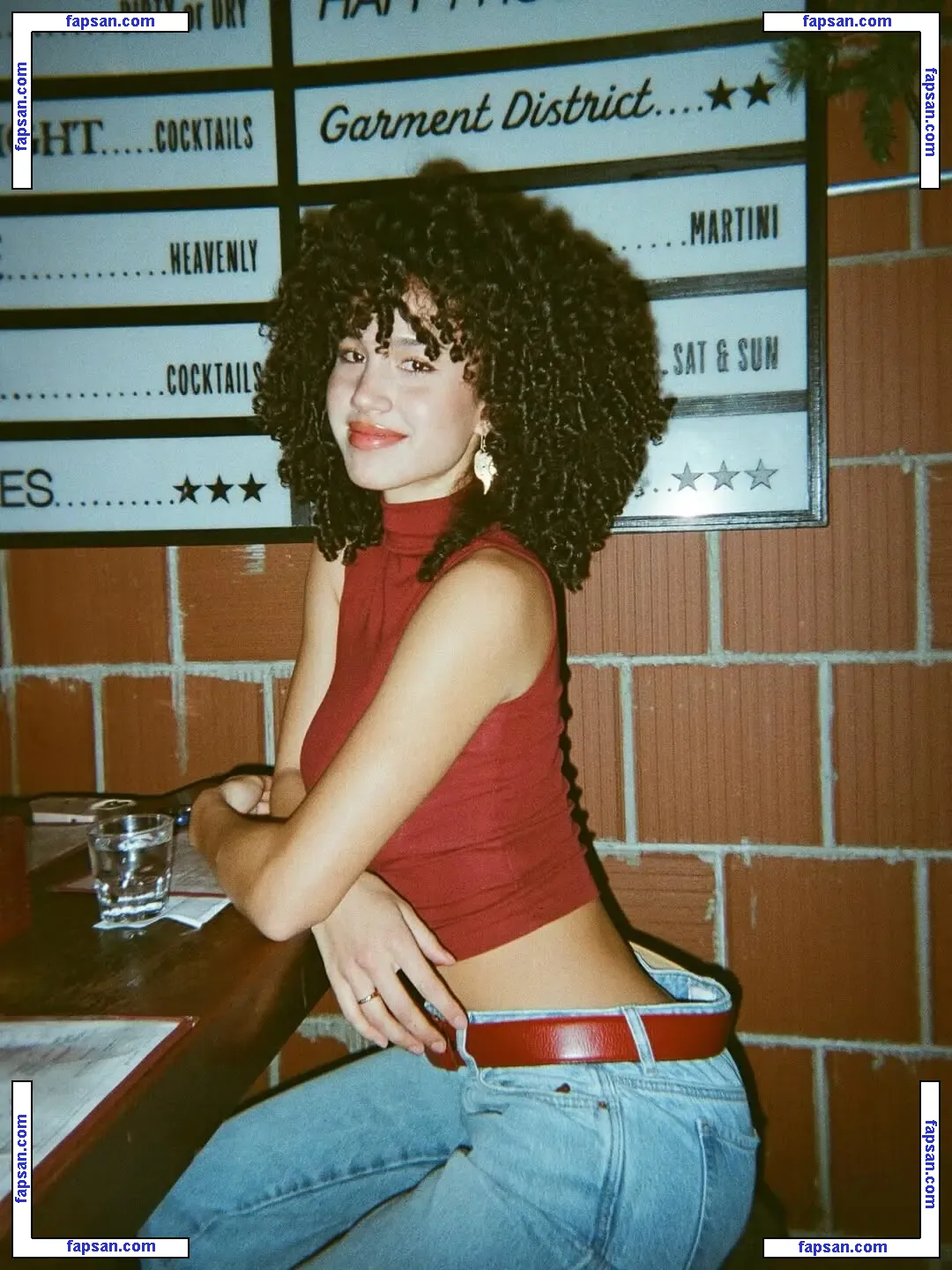 Sofia Wylie голая фото #0044 с Онлифанс