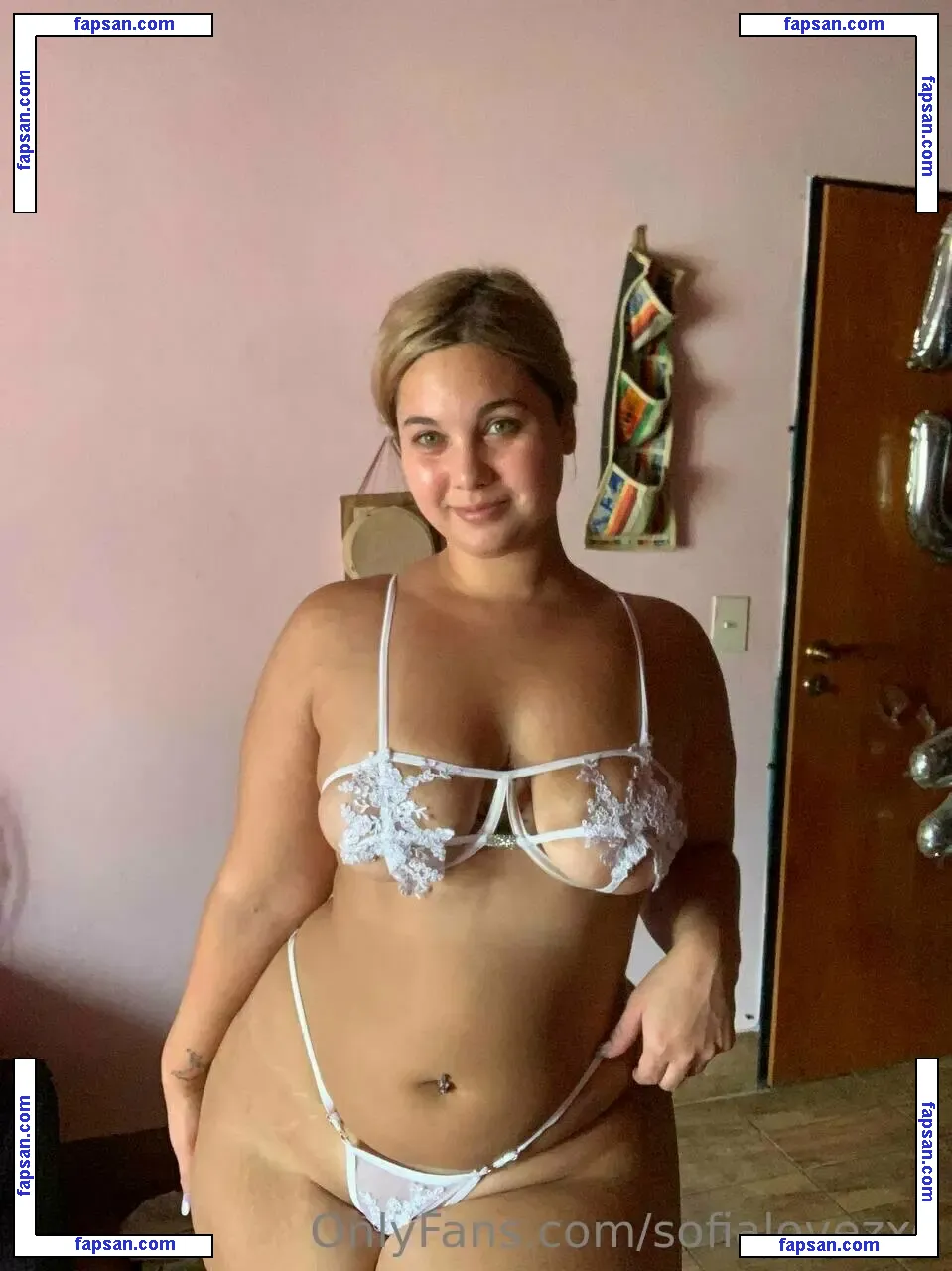 sofialovezxo nude photo #0009 from OnlyFans