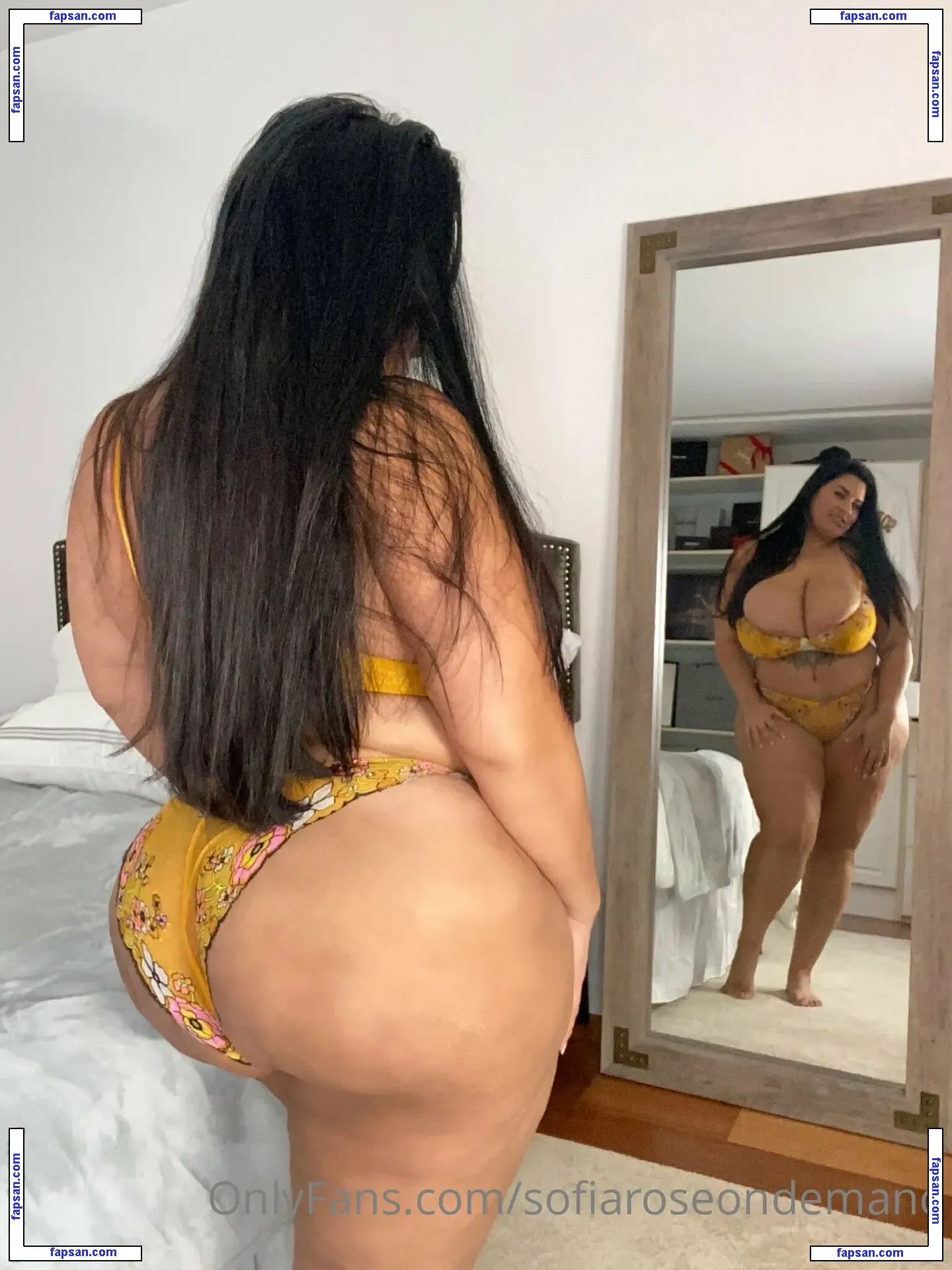 sofiaroseondemand nude photo #0141 from OnlyFans