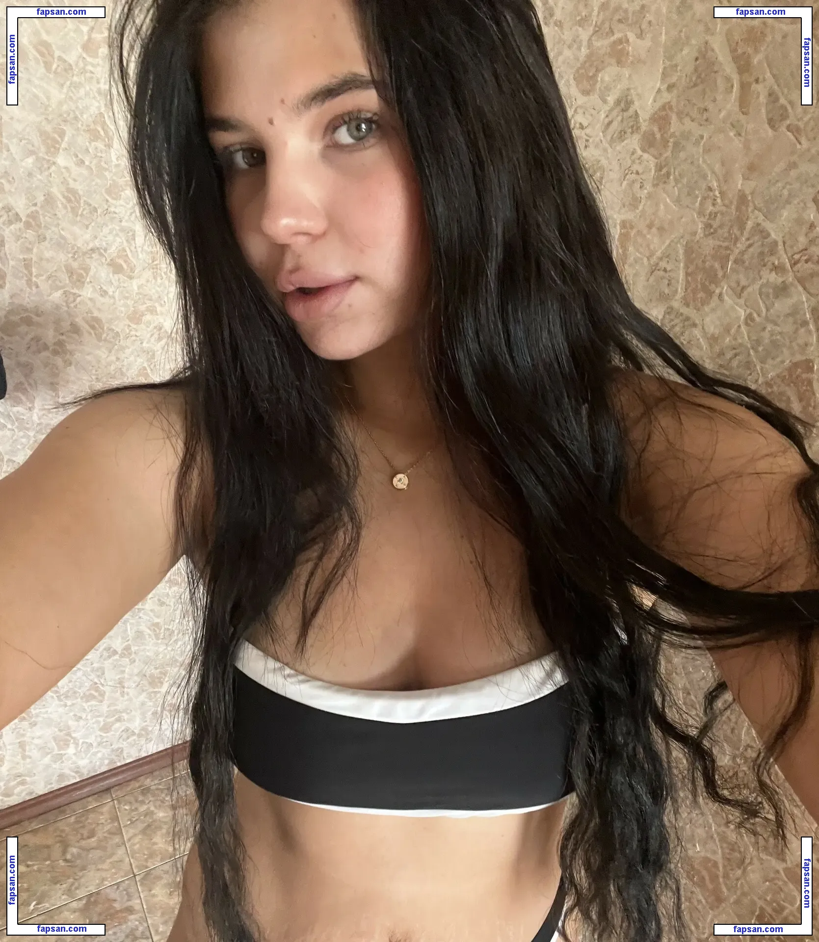 SofiaSun nude photo #0017 from OnlyFans