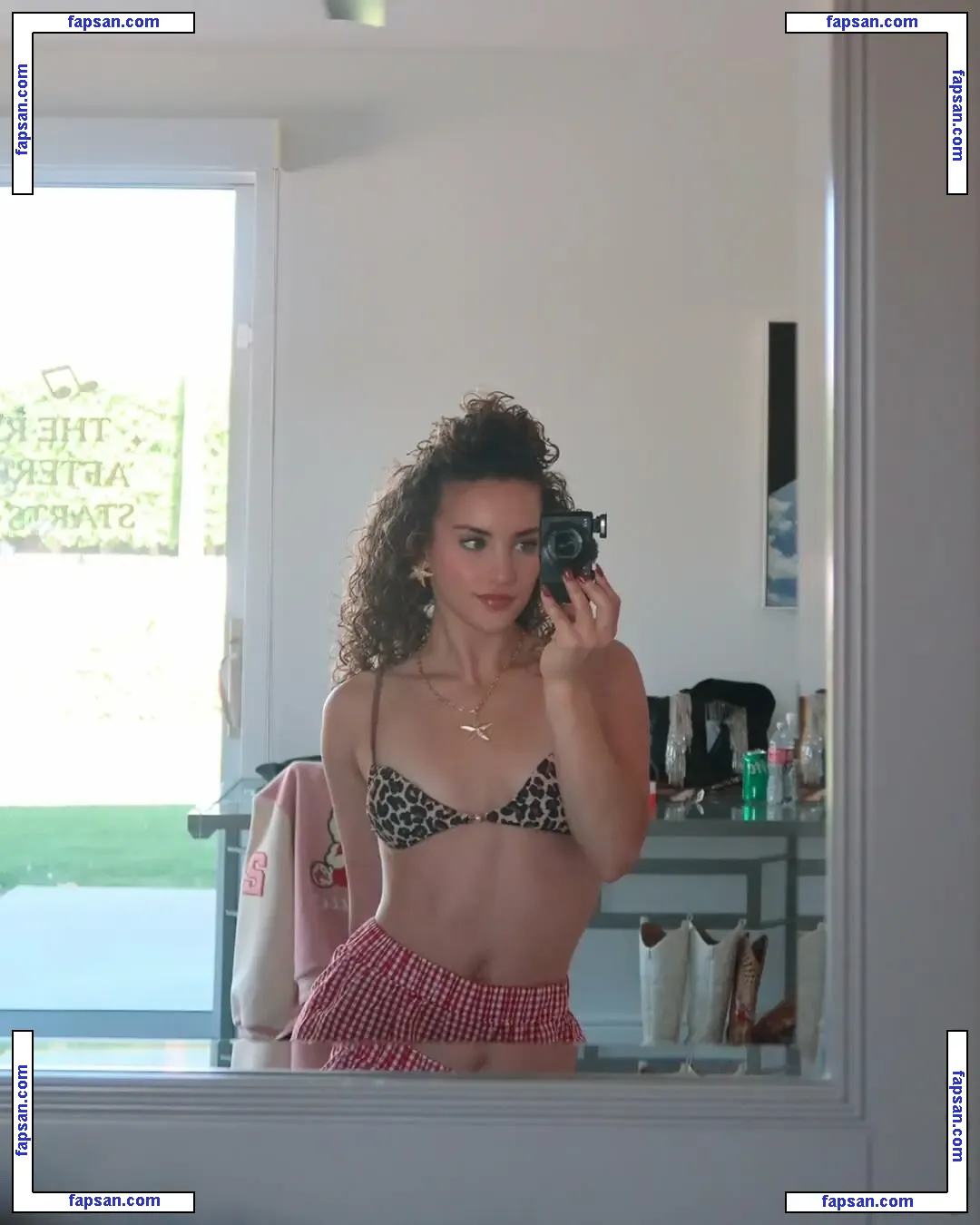 Sofie Dossi nude photo #0153 from OnlyFans