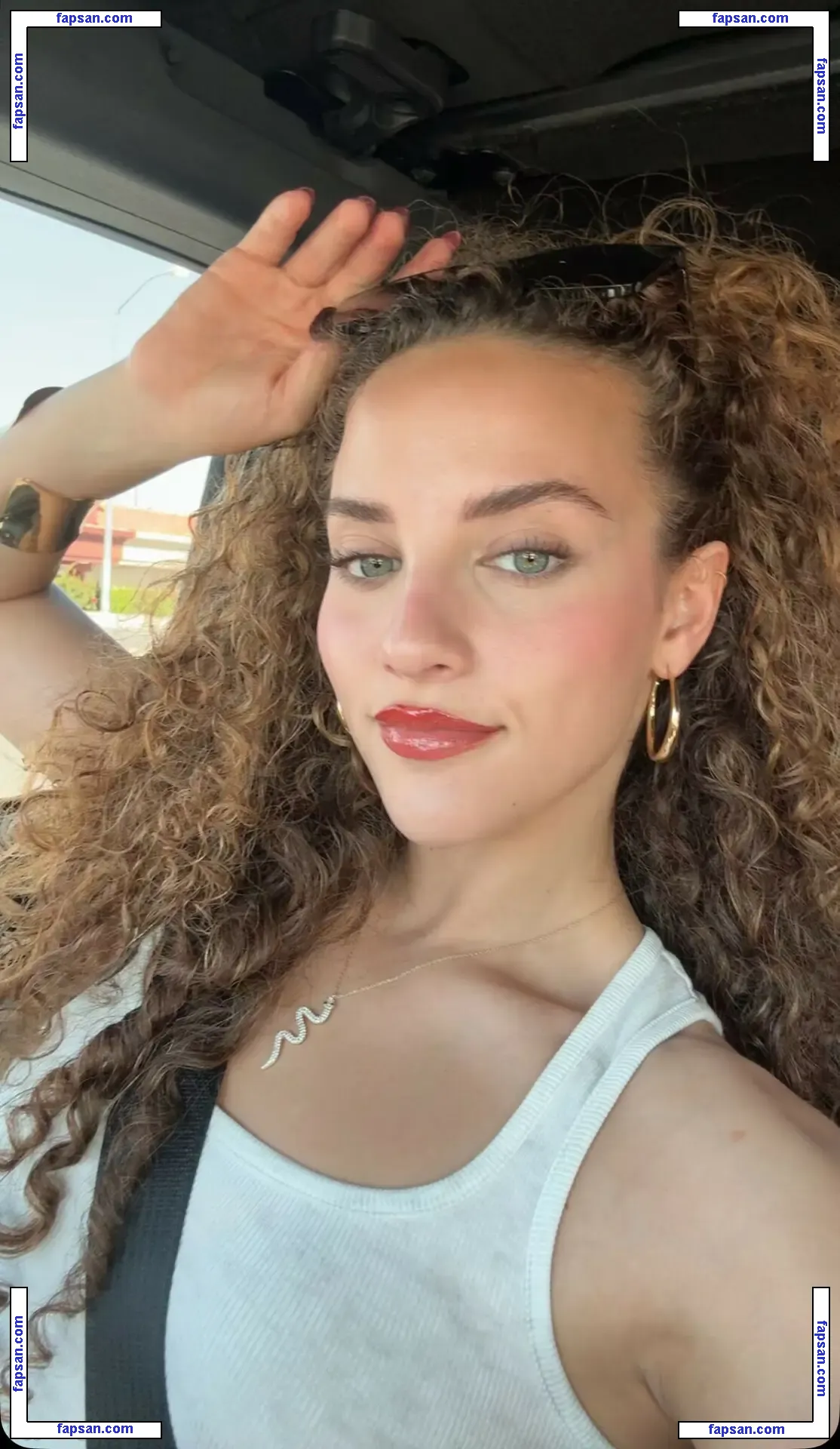 Sofie Dossi nude photo #0159 from OnlyFans