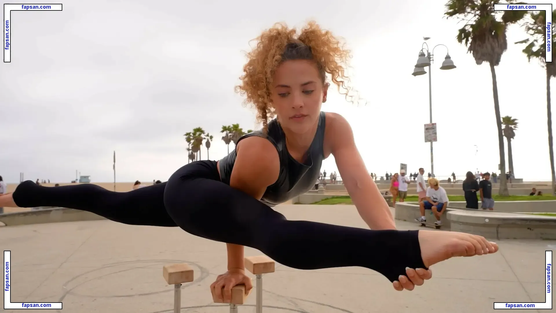 Sofie Dossi nude photo #0184 from OnlyFans