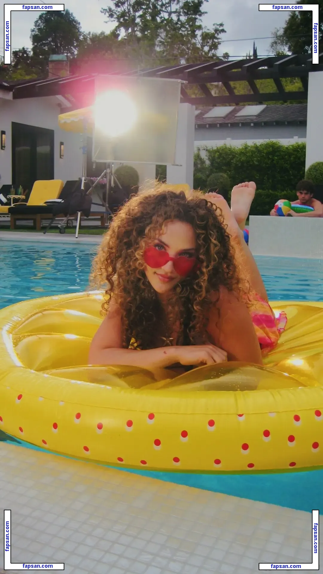 Sofie Dossi nude photo #0188 from OnlyFans