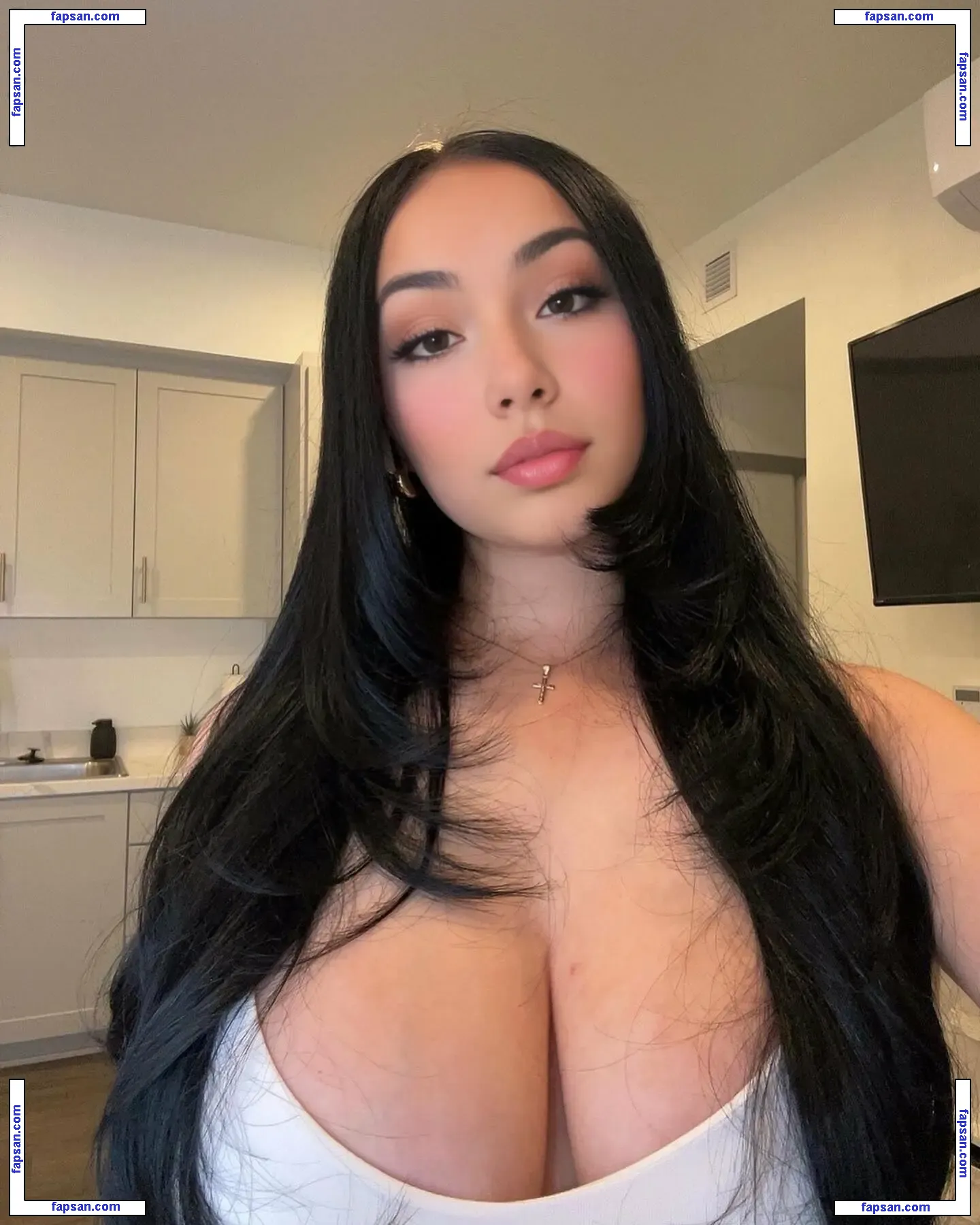 Sofihearts nude photo #0002 from OnlyFans