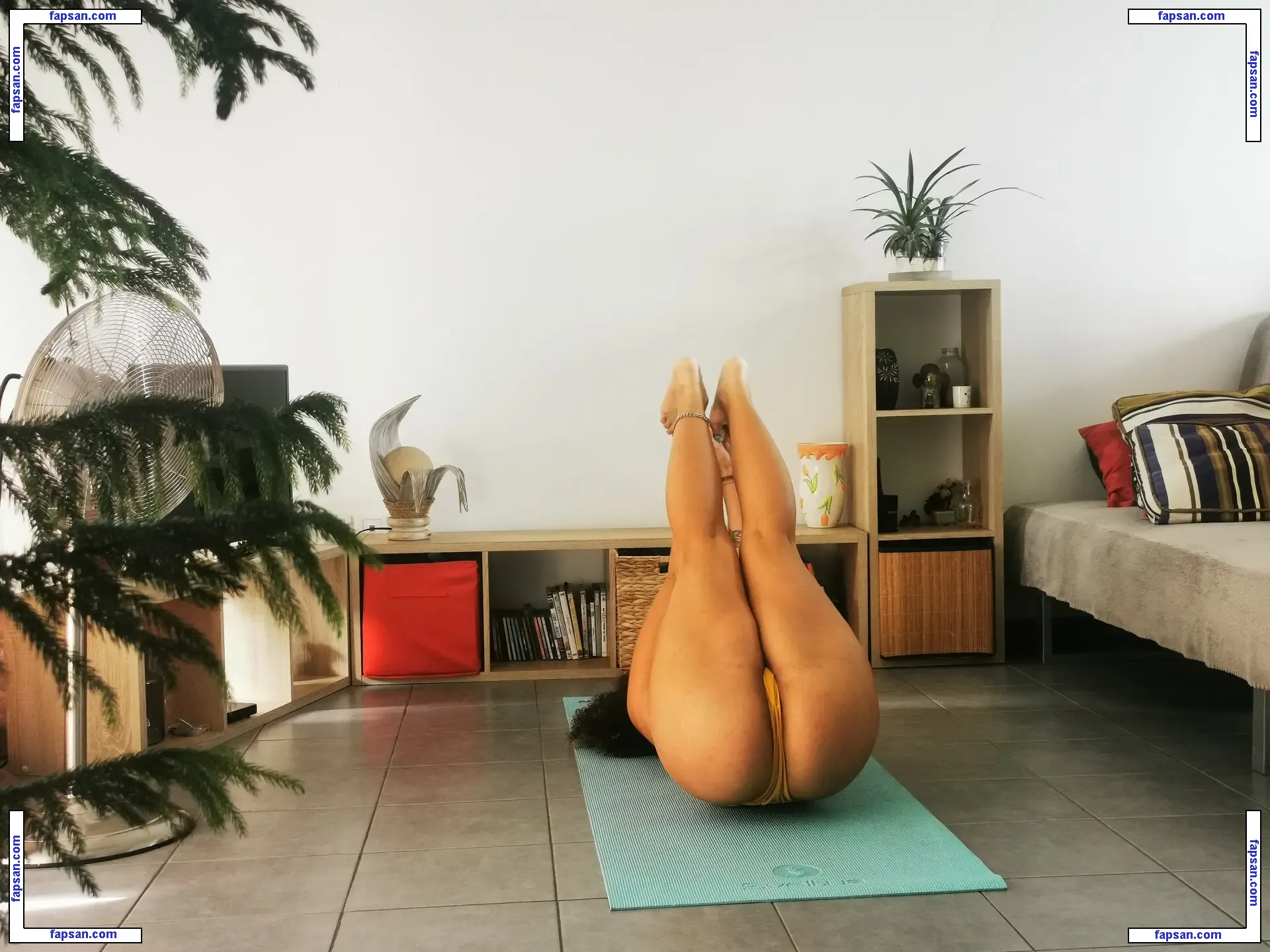 Soft Peach Yoga nude photo #0005 from OnlyFans