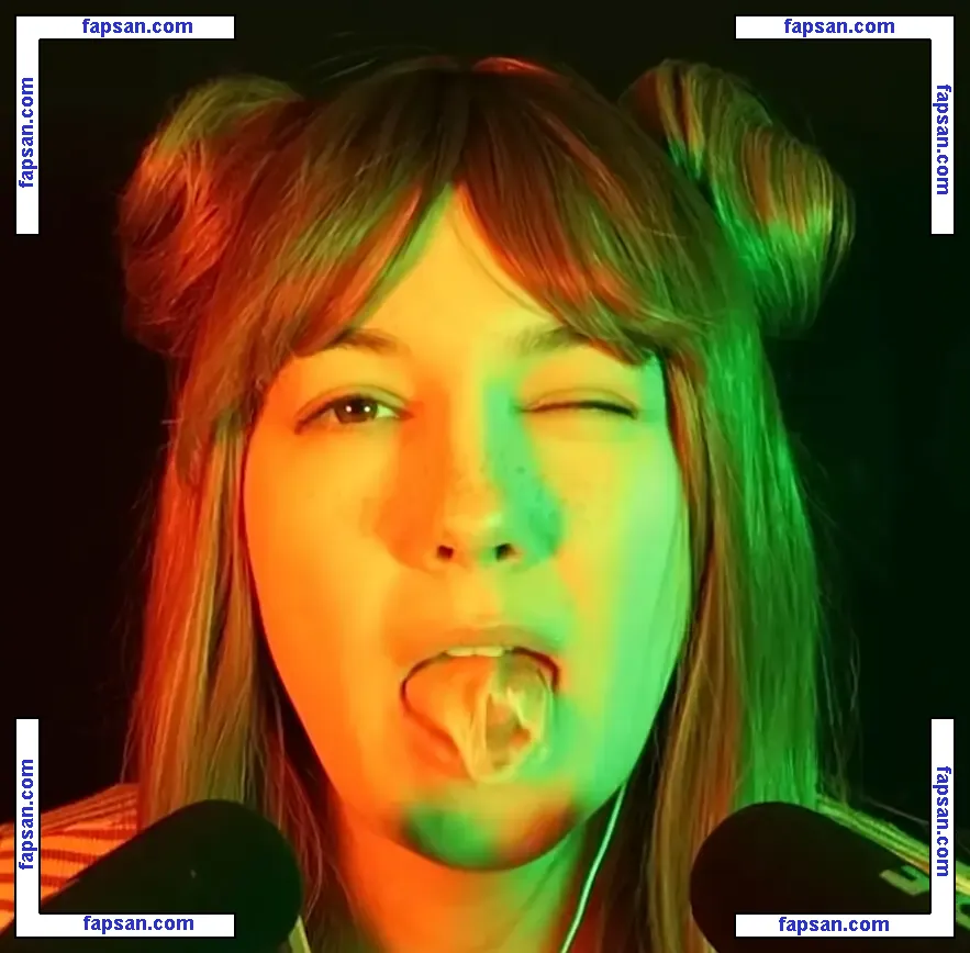 softlygaloshes голая фото #0017 с Онлифанс