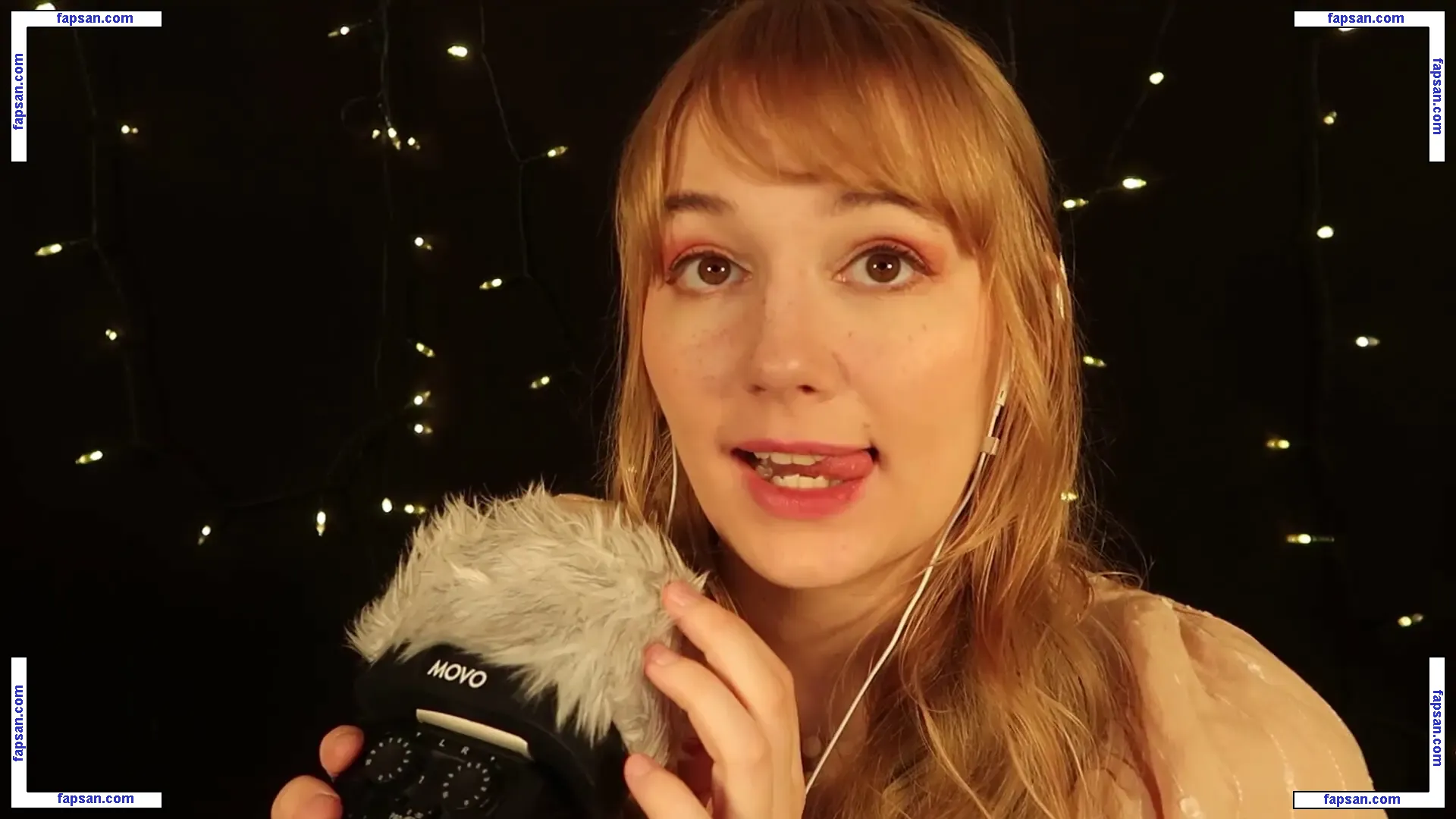 softlygaloshes голая фото #0023 с Онлифанс