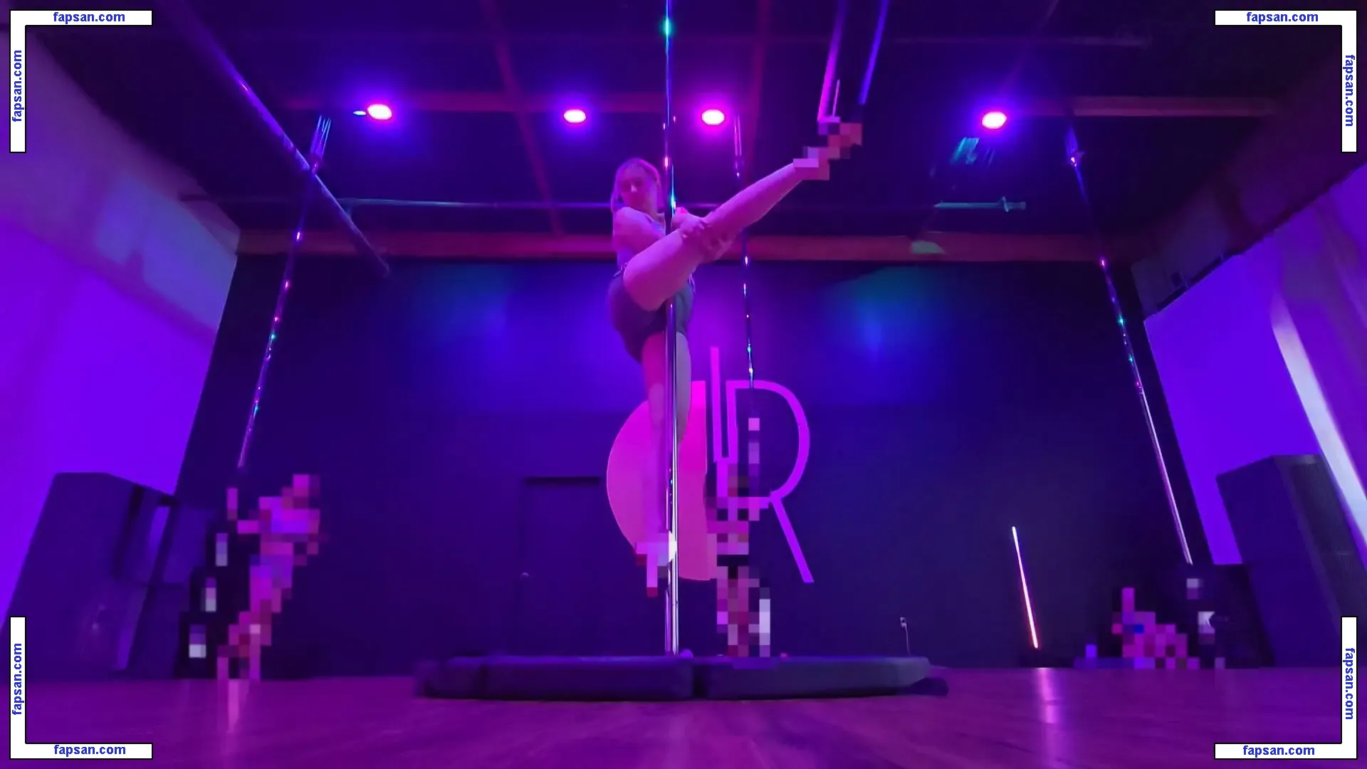 softlygaloshes голая фото #0026 с Онлифанс