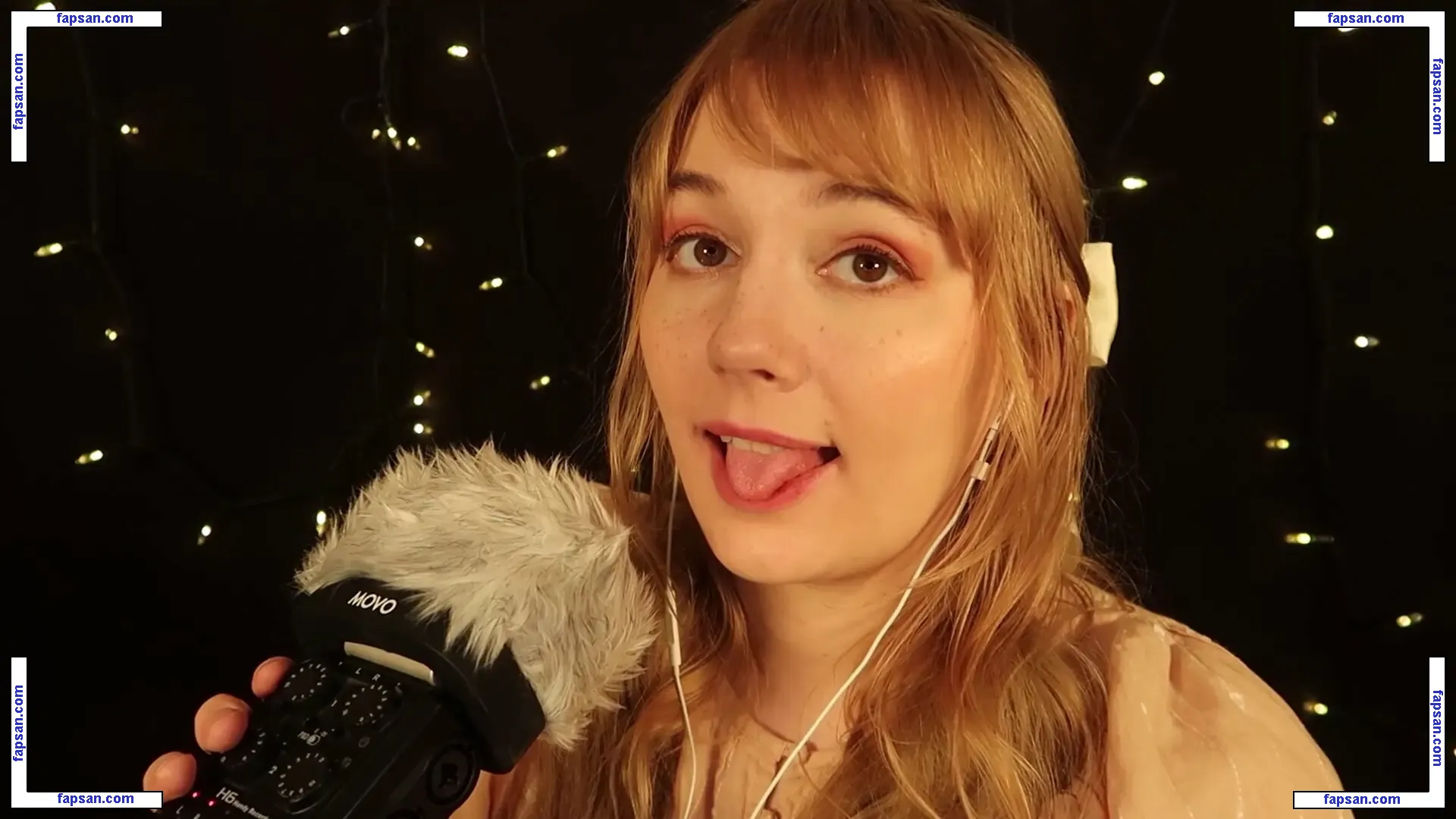 softlygaloshes голая фото #0028 с Онлифанс