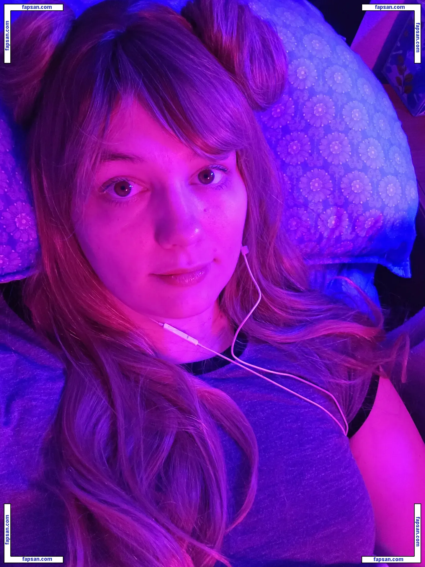 softlygaloshes голая фото #0034 с Онлифанс