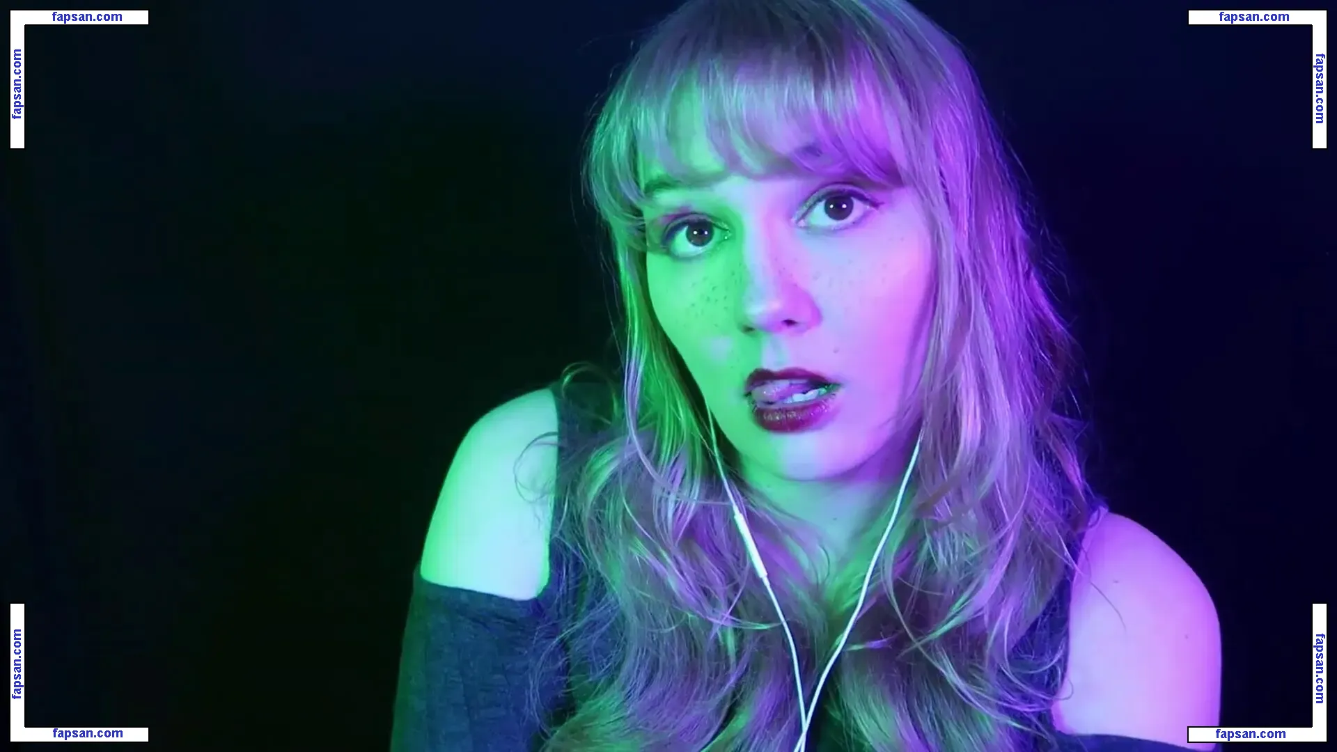 softlygaloshes голая фото #0039 с Онлифанс