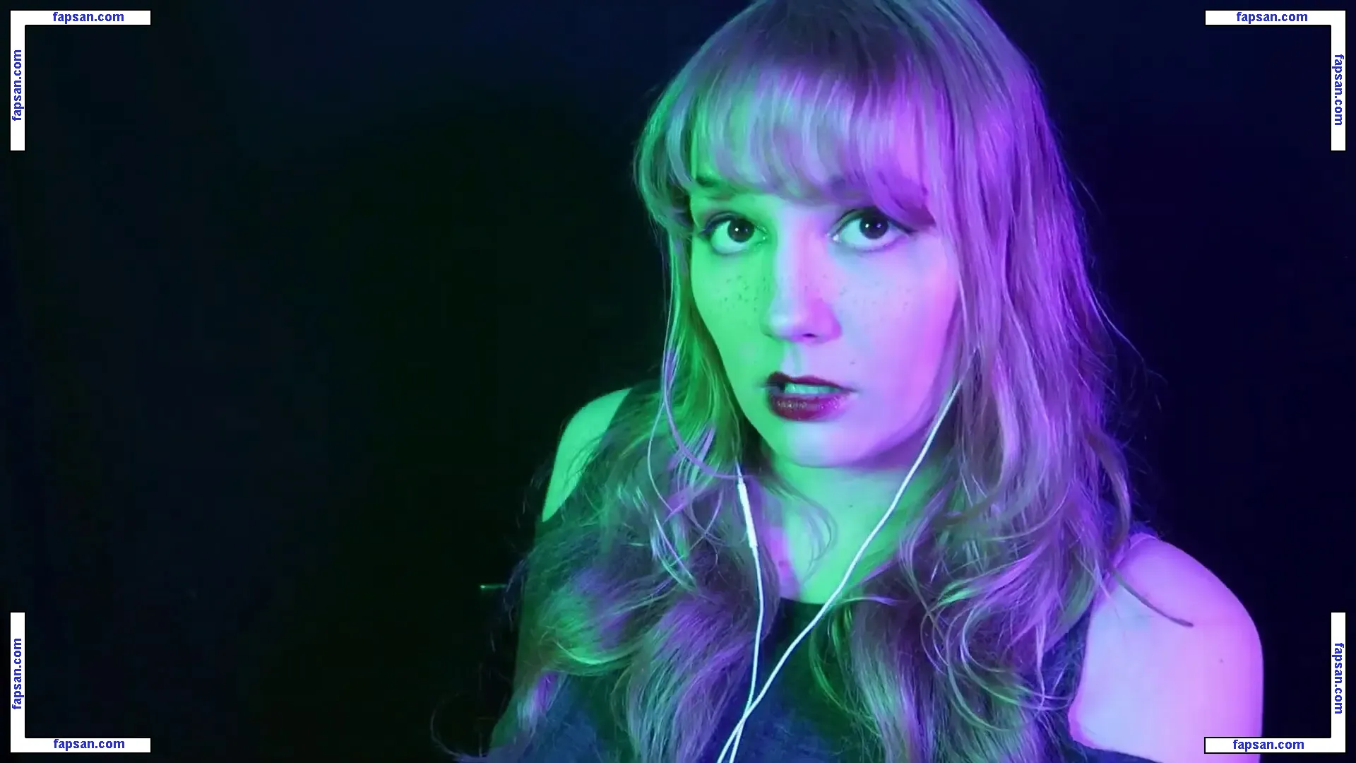 softlygaloshes голая фото #0044 с Онлифанс