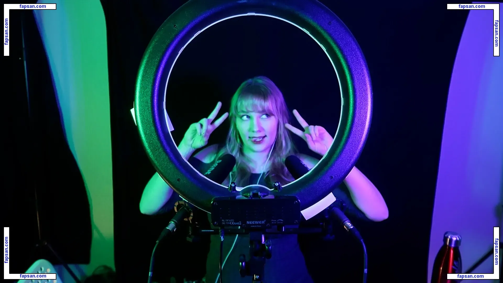 softlygaloshes голая фото #0046 с Онлифанс