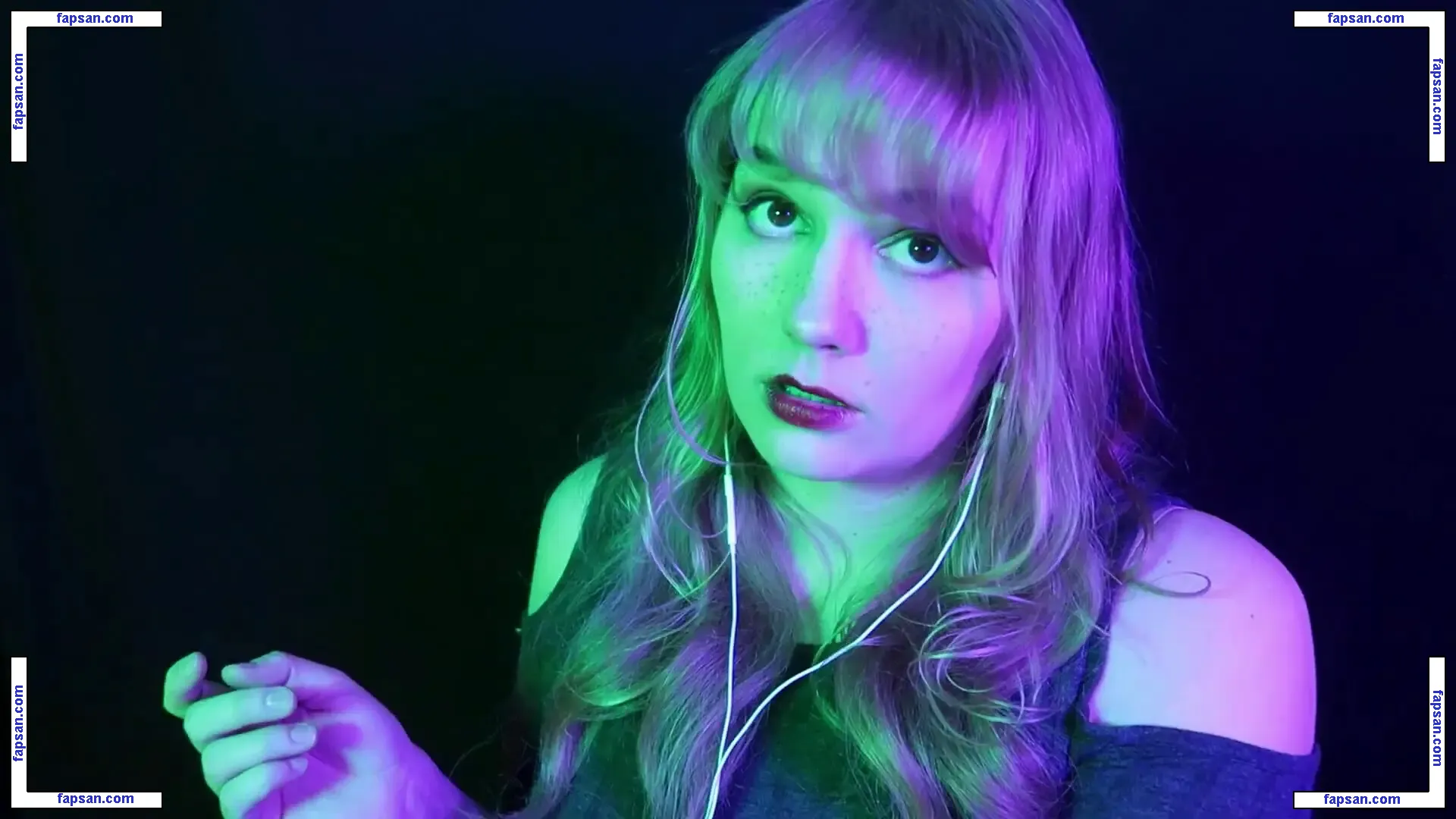 softlygaloshes голая фото #0050 с Онлифанс