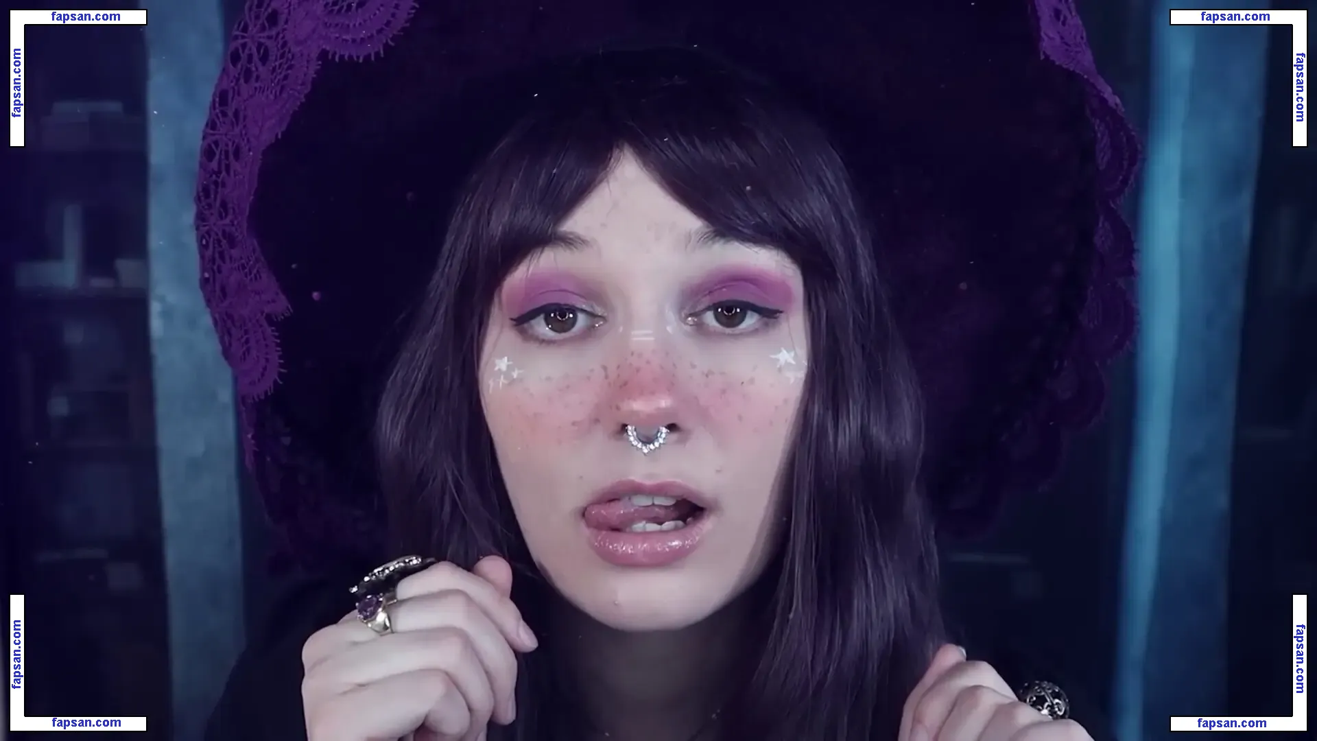 softlygaloshes голая фото #0056 с Онлифанс