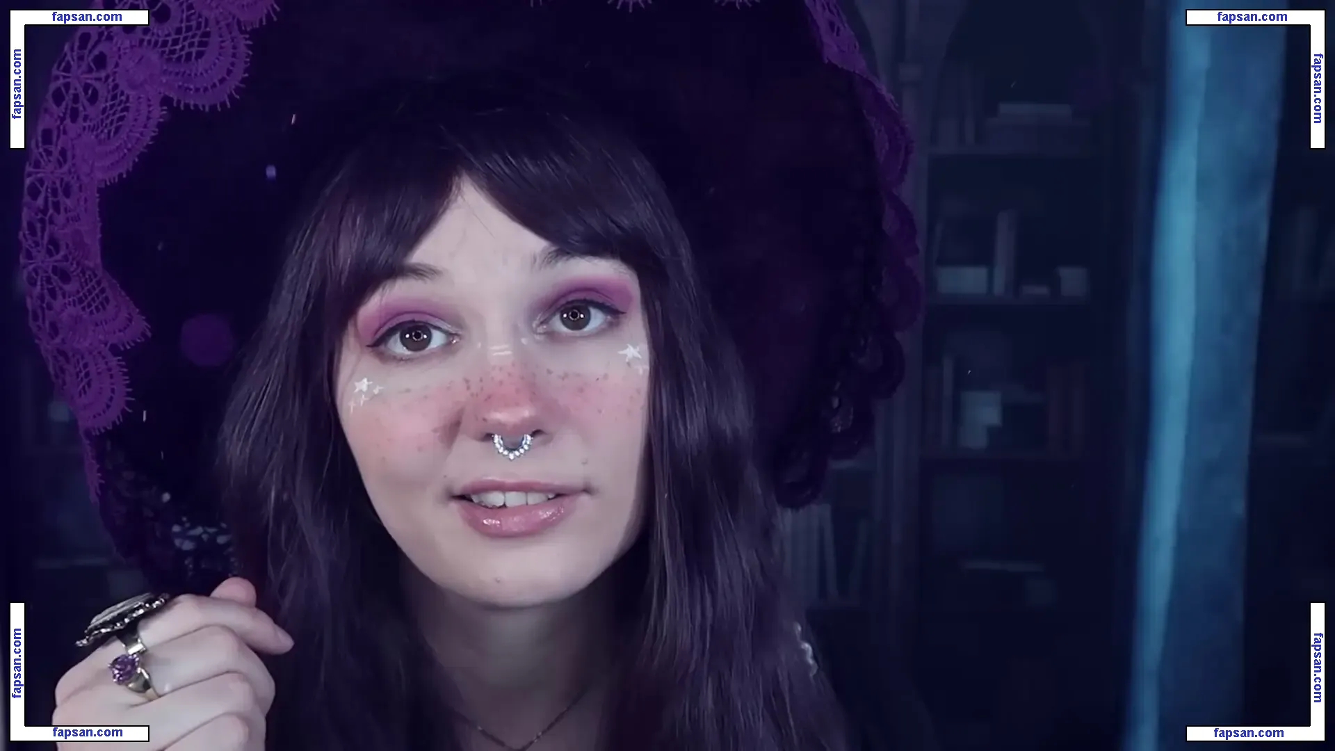 softlygaloshes голая фото #0059 с Онлифанс