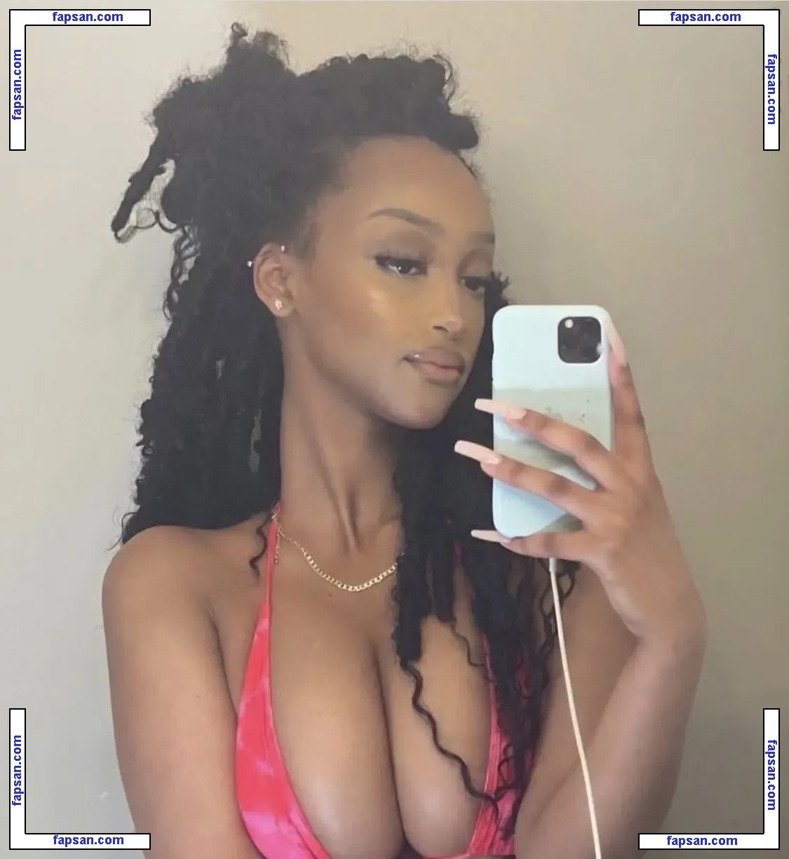 Solaya Ismail nude photo #0007 from OnlyFans