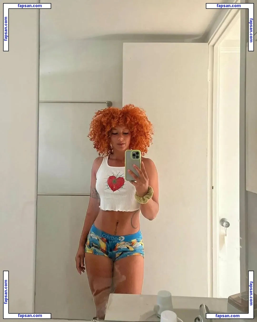 Soleyfaye nude photo #0026 from OnlyFans