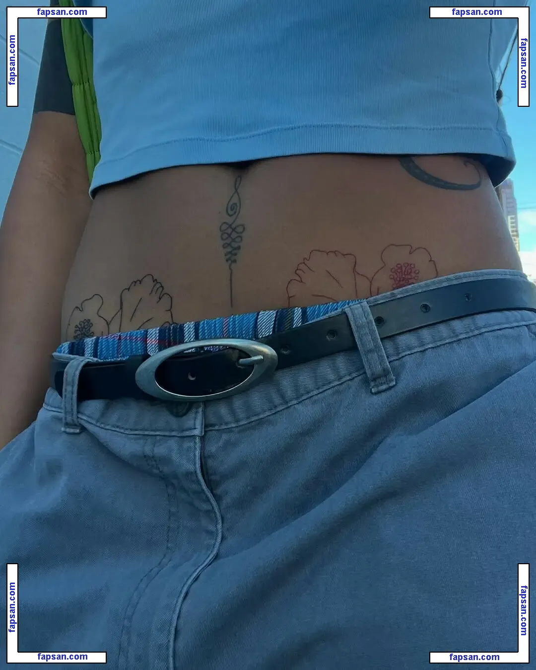 Soleyfaye nude photo #0034 from OnlyFans