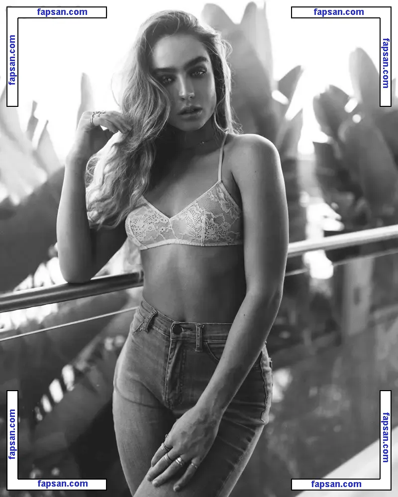Sommer Ray nude photo #1138 from OnlyFans