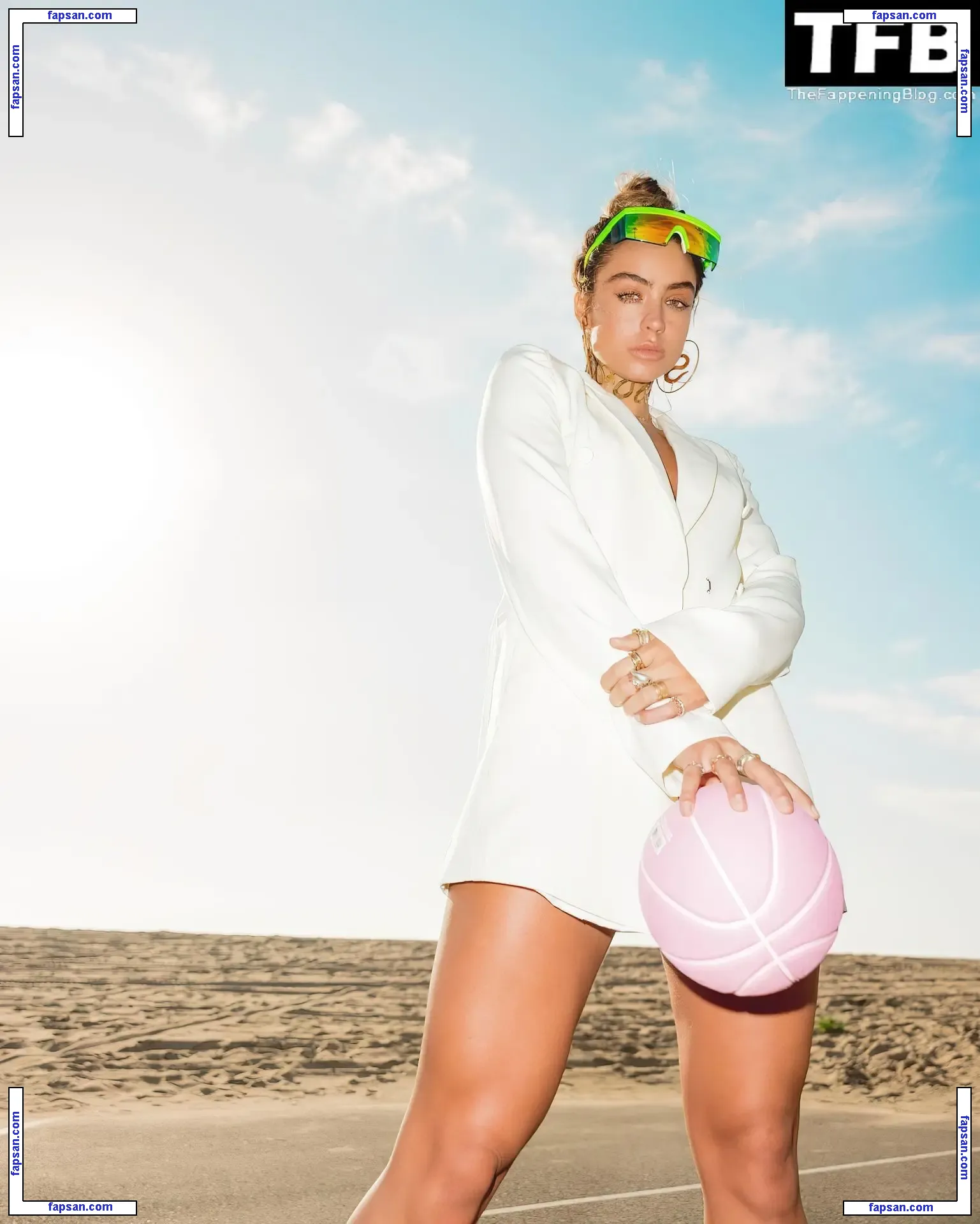 Sommer Ray nude photo #1275 from OnlyFans