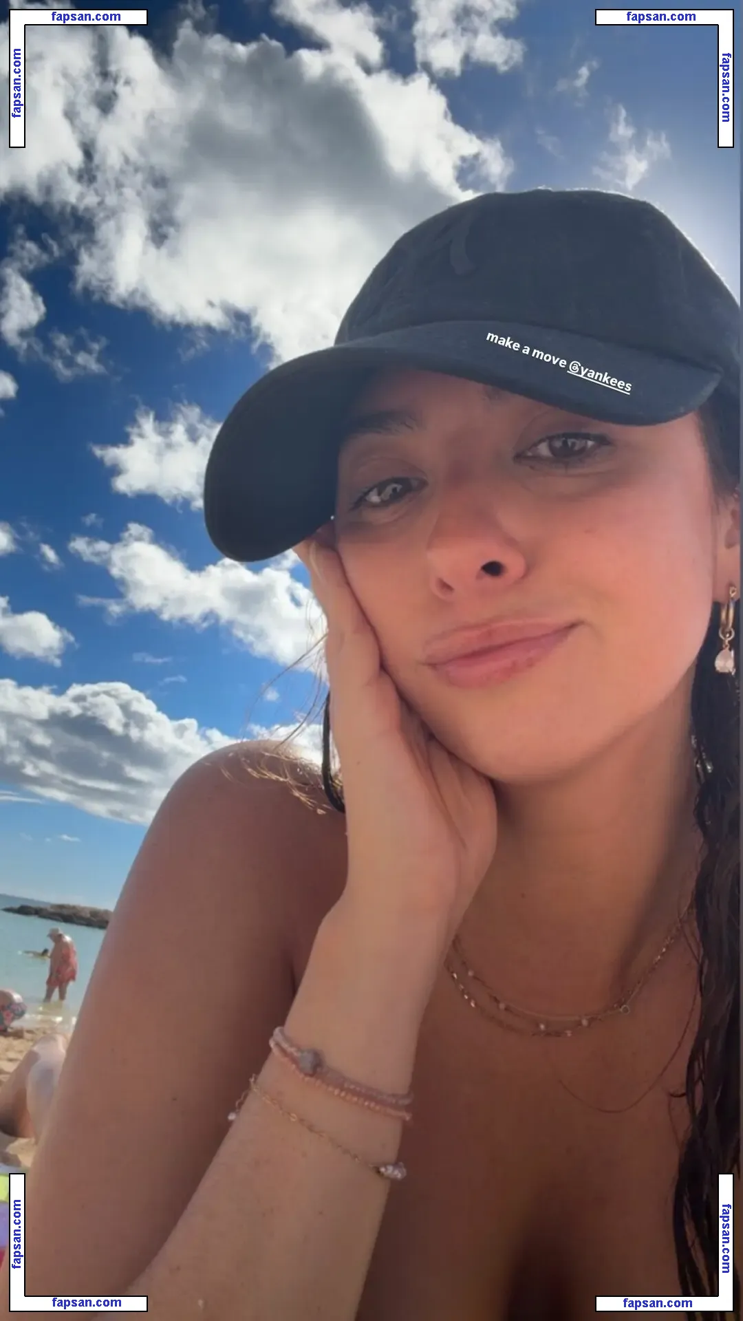 Sondra Telarroja nude photo #0026 from OnlyFans