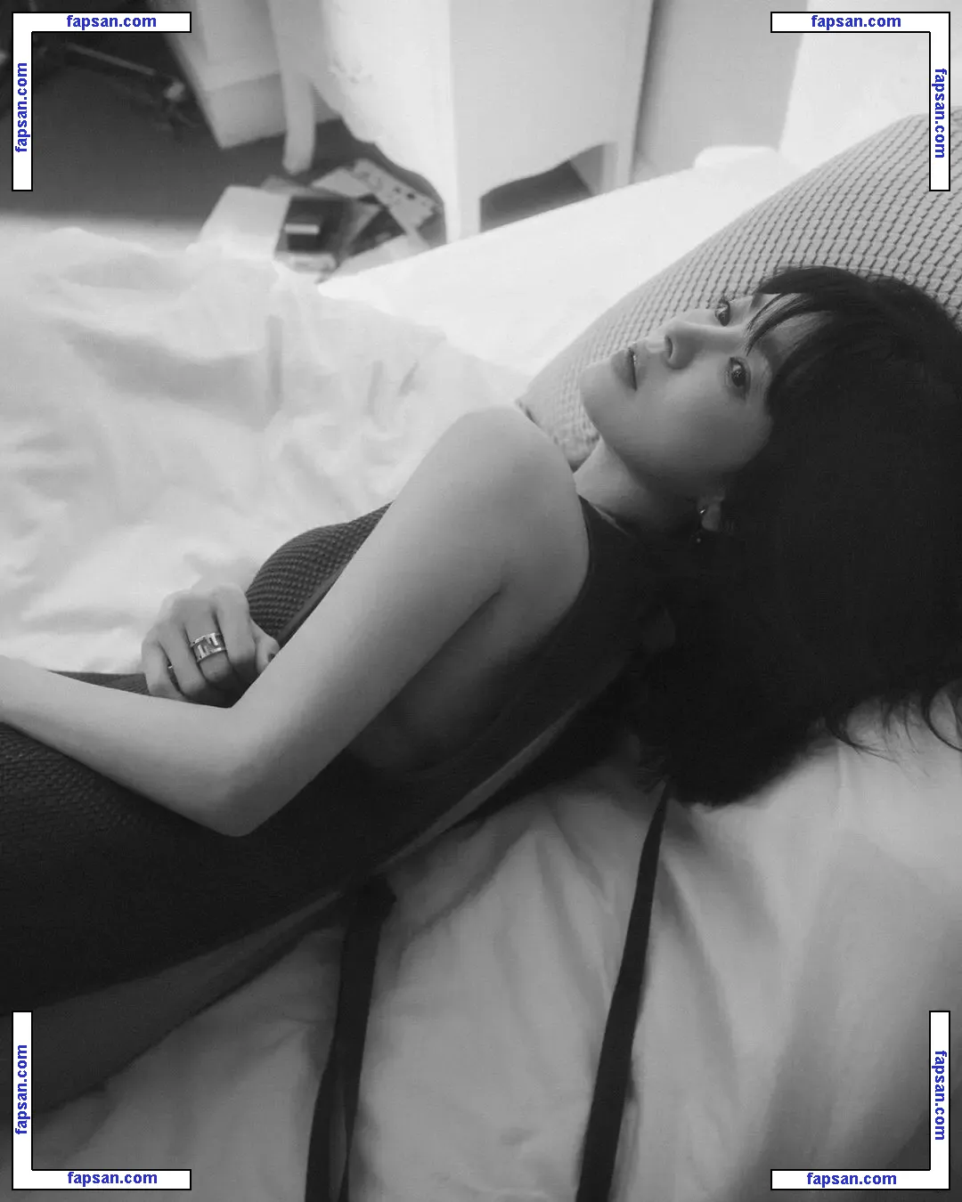 Song Hye-kyo nude photo #0004 from OnlyFans