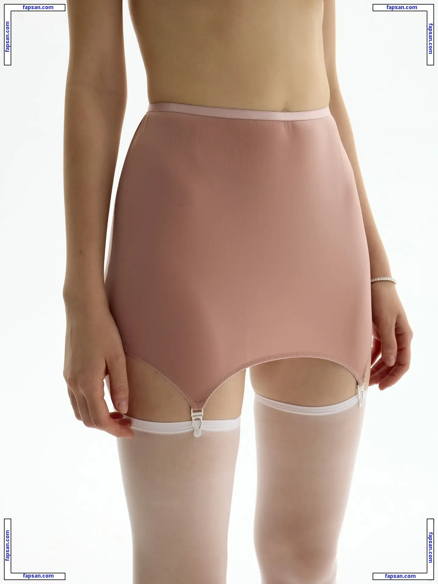 Sonya Zoloeva голая фото #0092 с Онлифанс