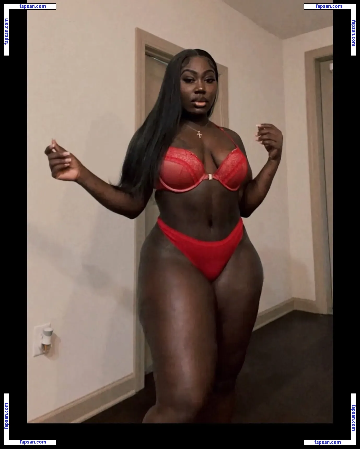 sooochocolate голая фото #0003 с Онлифанс