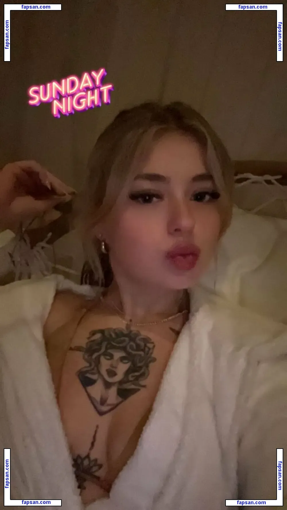 Soph_labe nude photo #0004 from OnlyFans