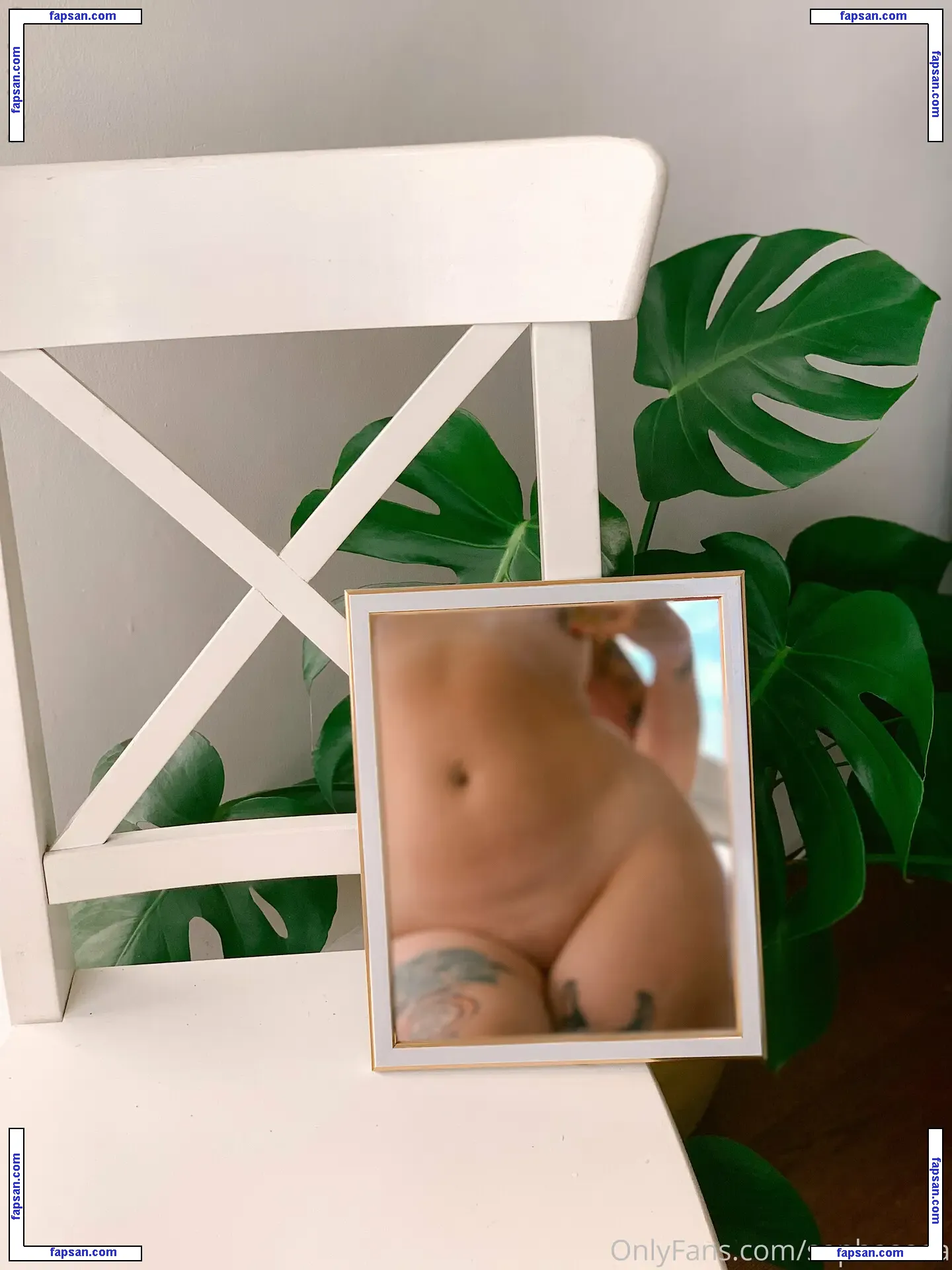 Soph Lewis nude photo #0014 from OnlyFans