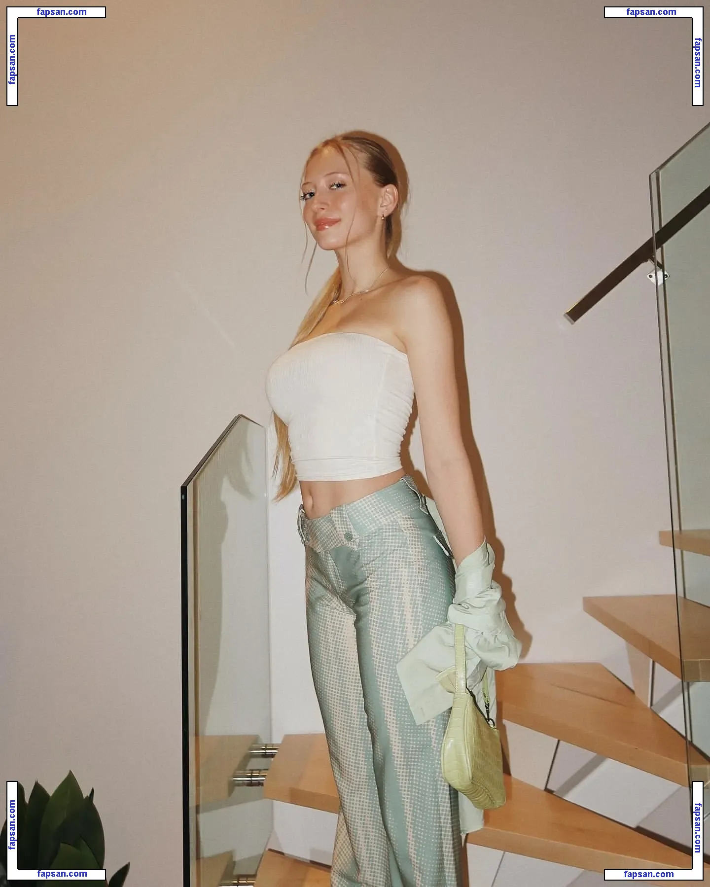 Sophia Diamond nude photo #0087 from OnlyFans