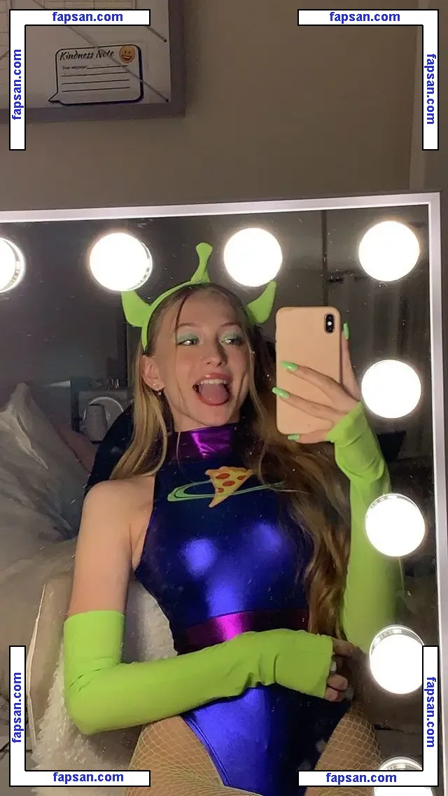 Sophia Diamond nude photo #0112 from OnlyFans