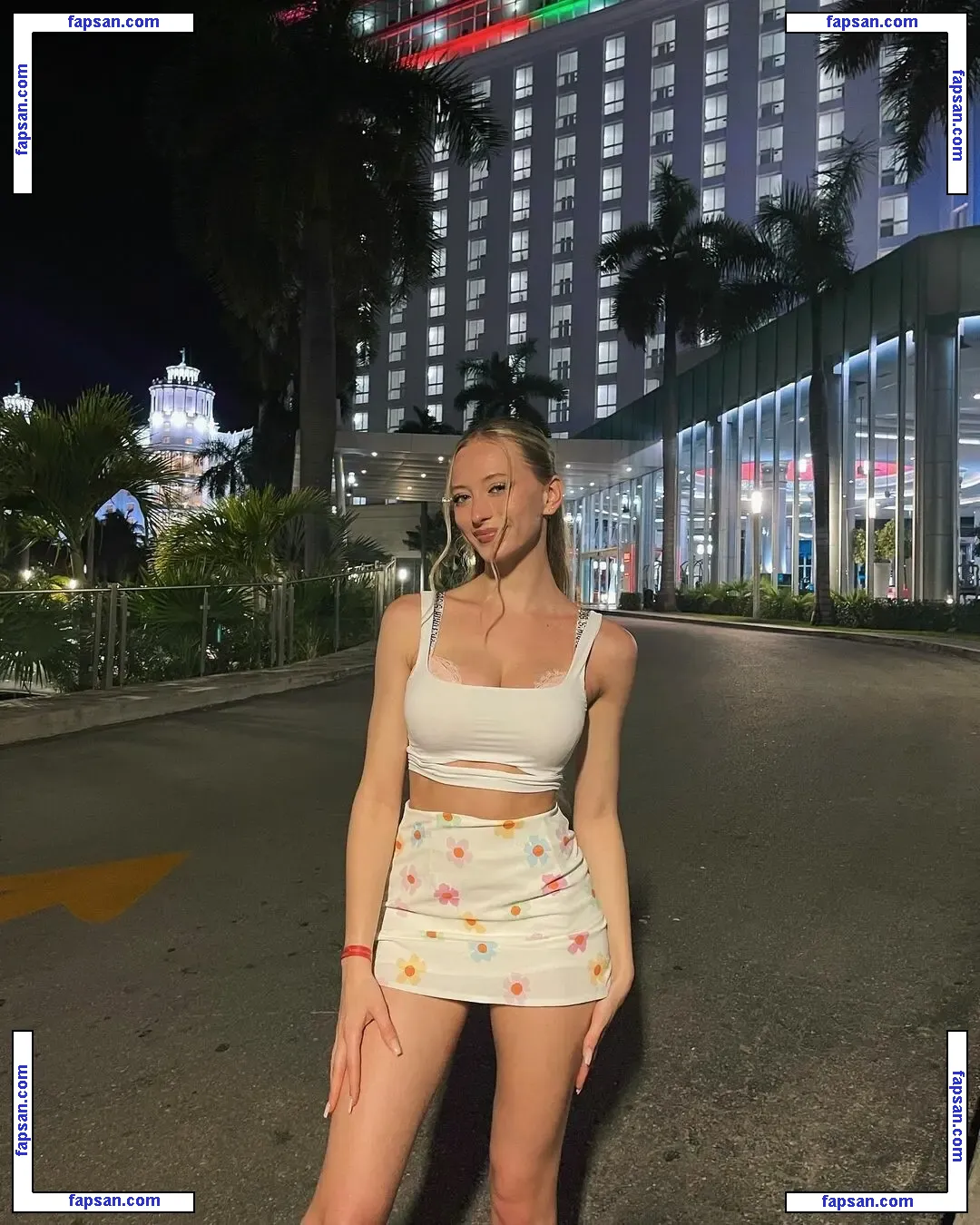 Sophia Diamond nude photo #0133 from OnlyFans