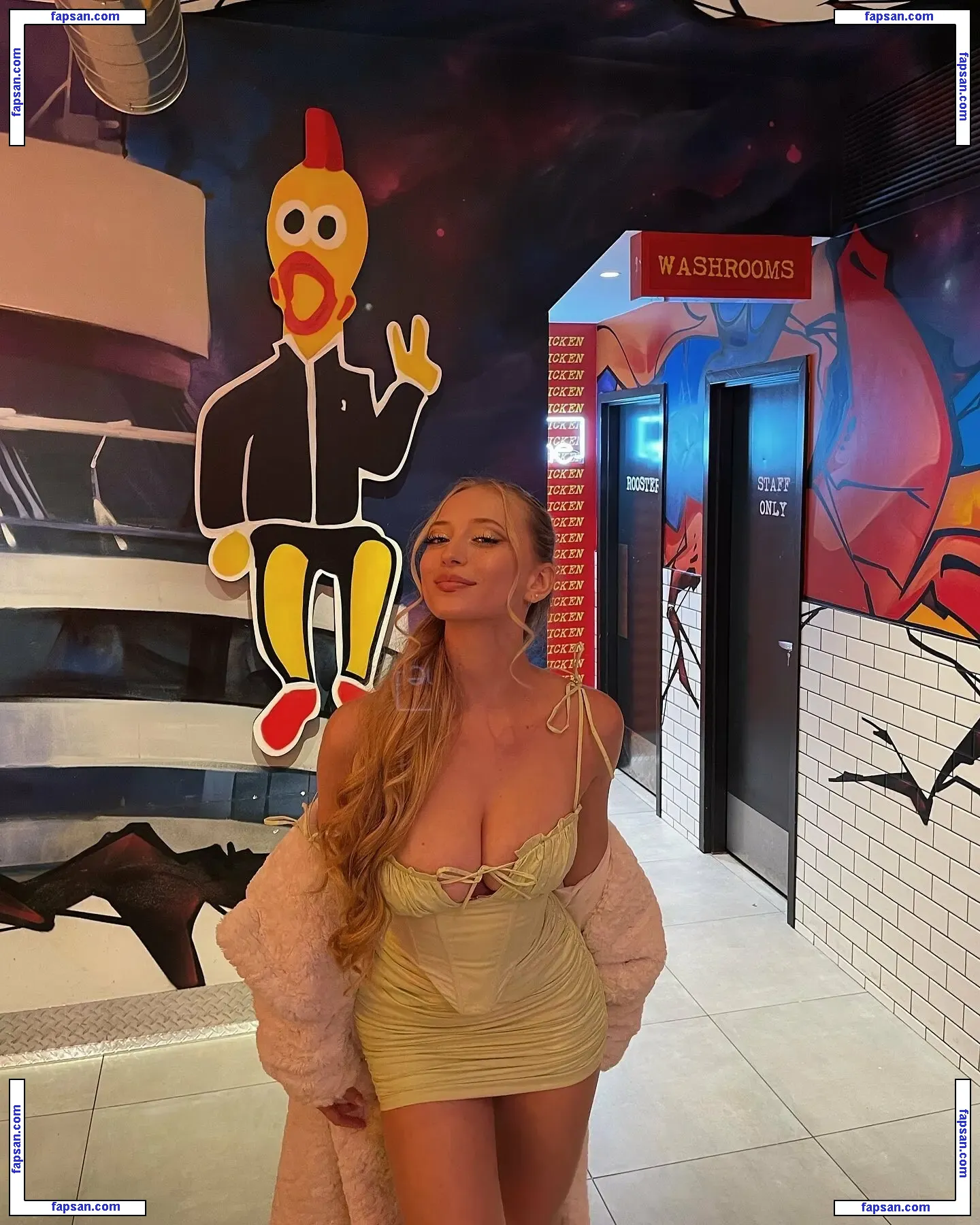 Sophia Diamond nude photo #0137 from OnlyFans