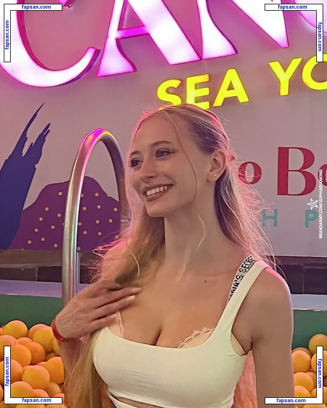 Sophia Diamond nude photo #0139 from OnlyFans