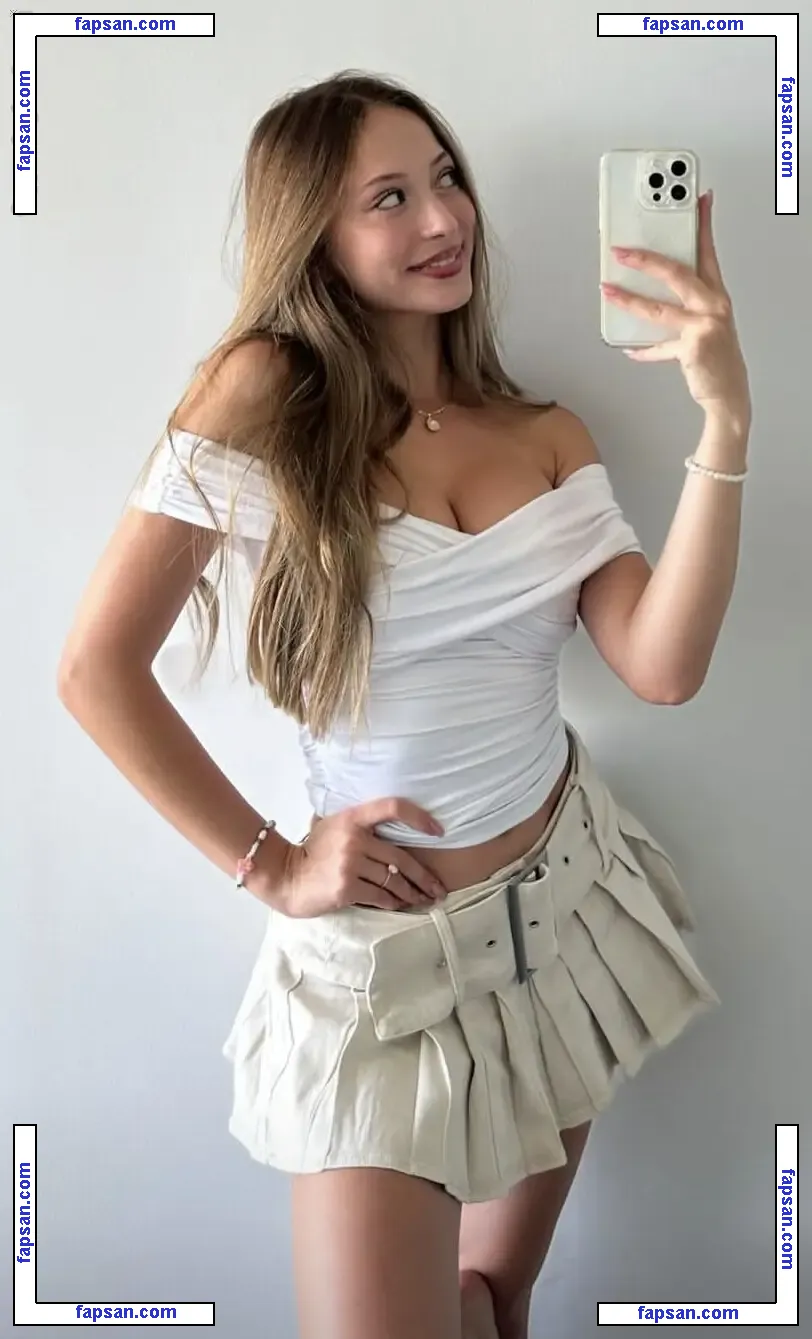 Sophia Diamond nude photo #1232 from OnlyFans