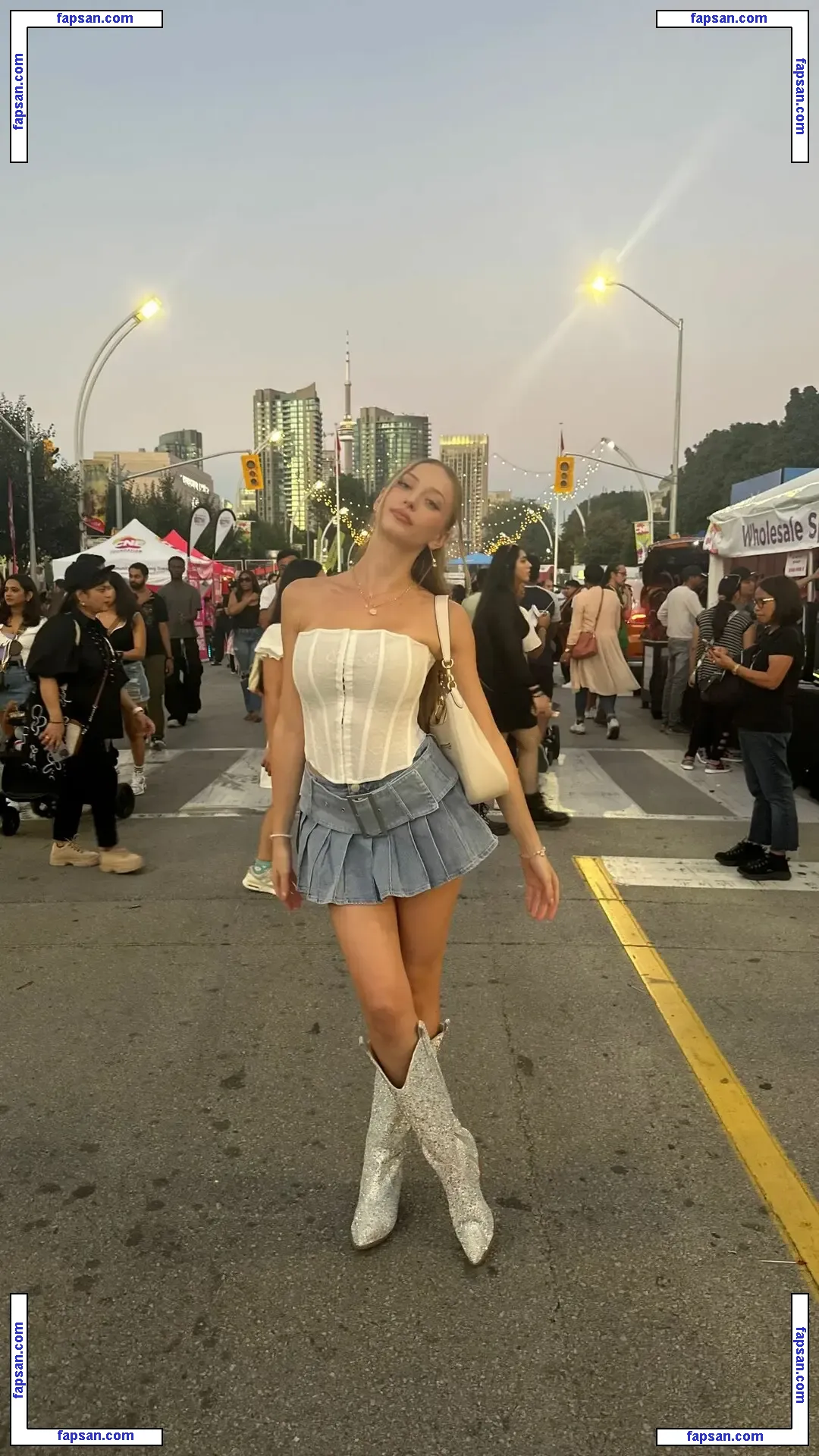 Sophia Diamond nude photo #1239 from OnlyFans