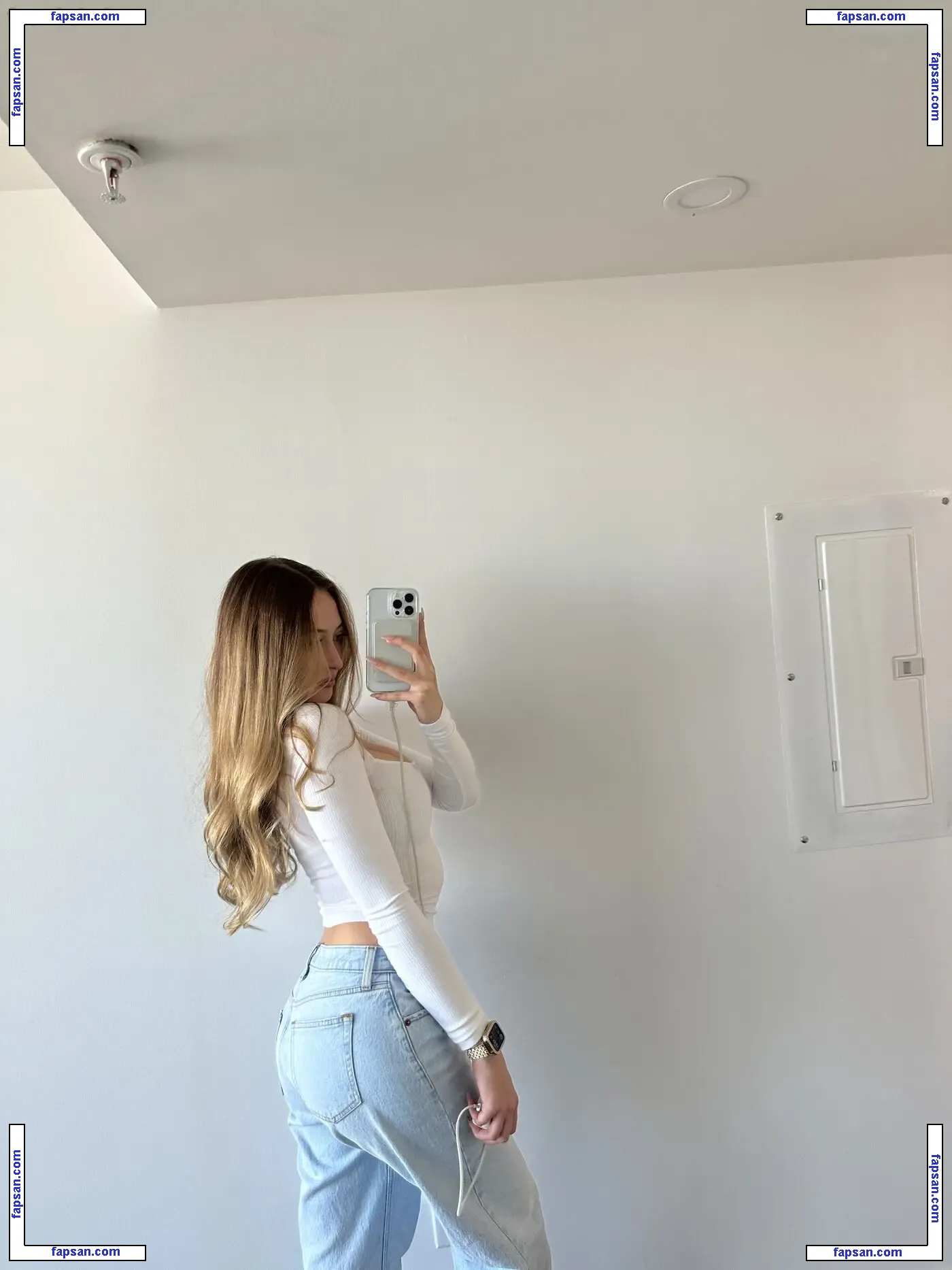 Sophia Diamond nude photo #1251 from OnlyFans