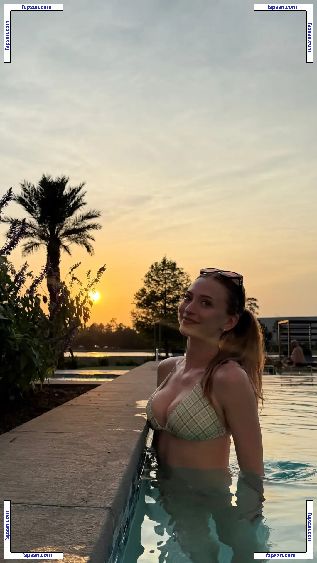 Sophia Diamond nude photo #1309 from OnlyFans