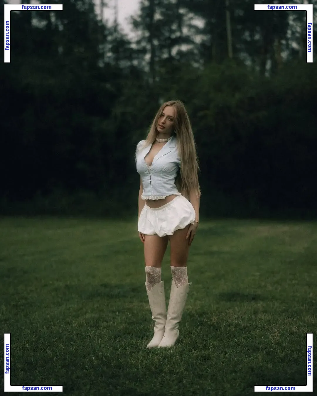 Sophia Diamond nude photo #1323 from OnlyFans