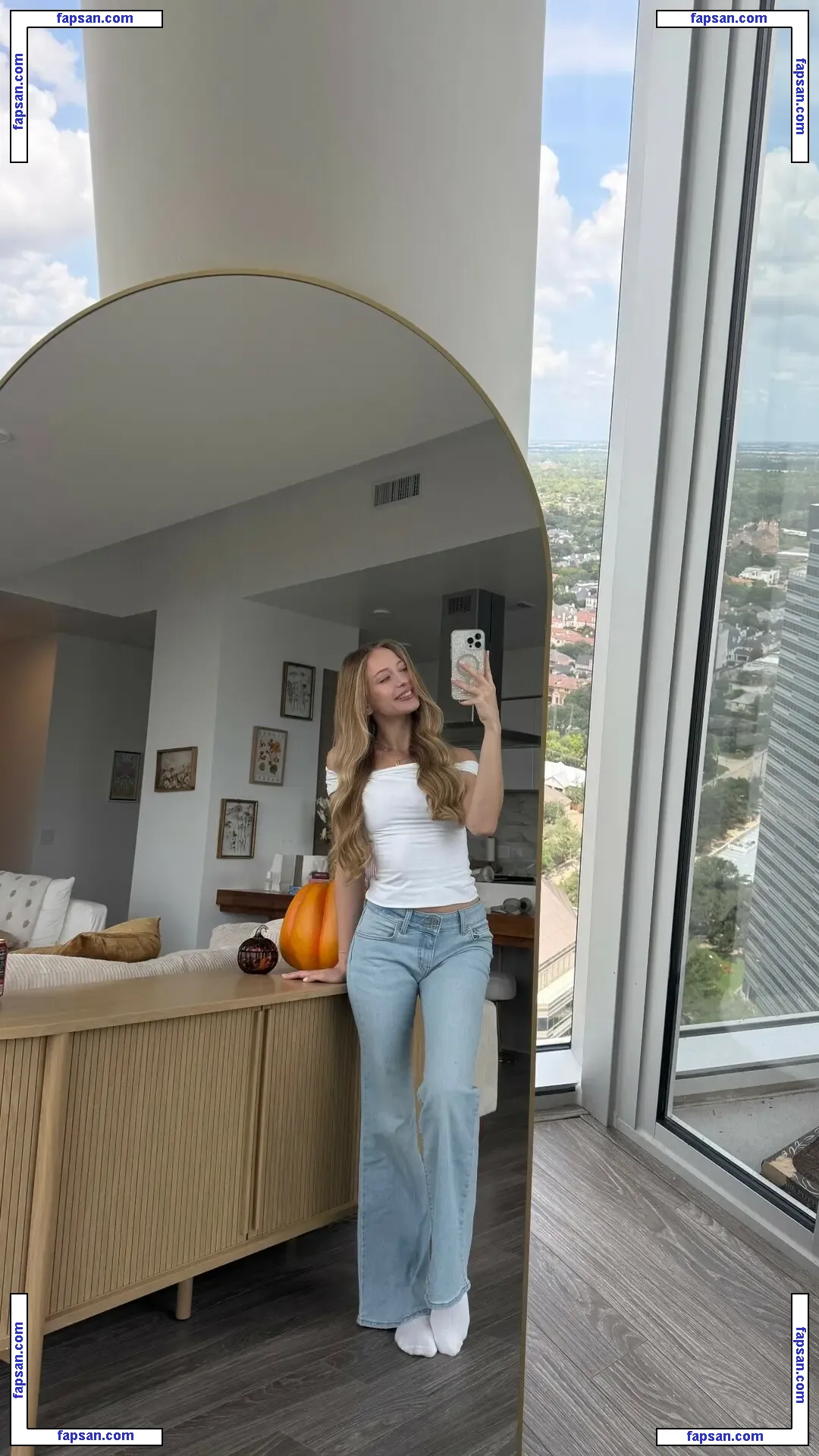 Sophia Diamond nude photo #1336 from OnlyFans