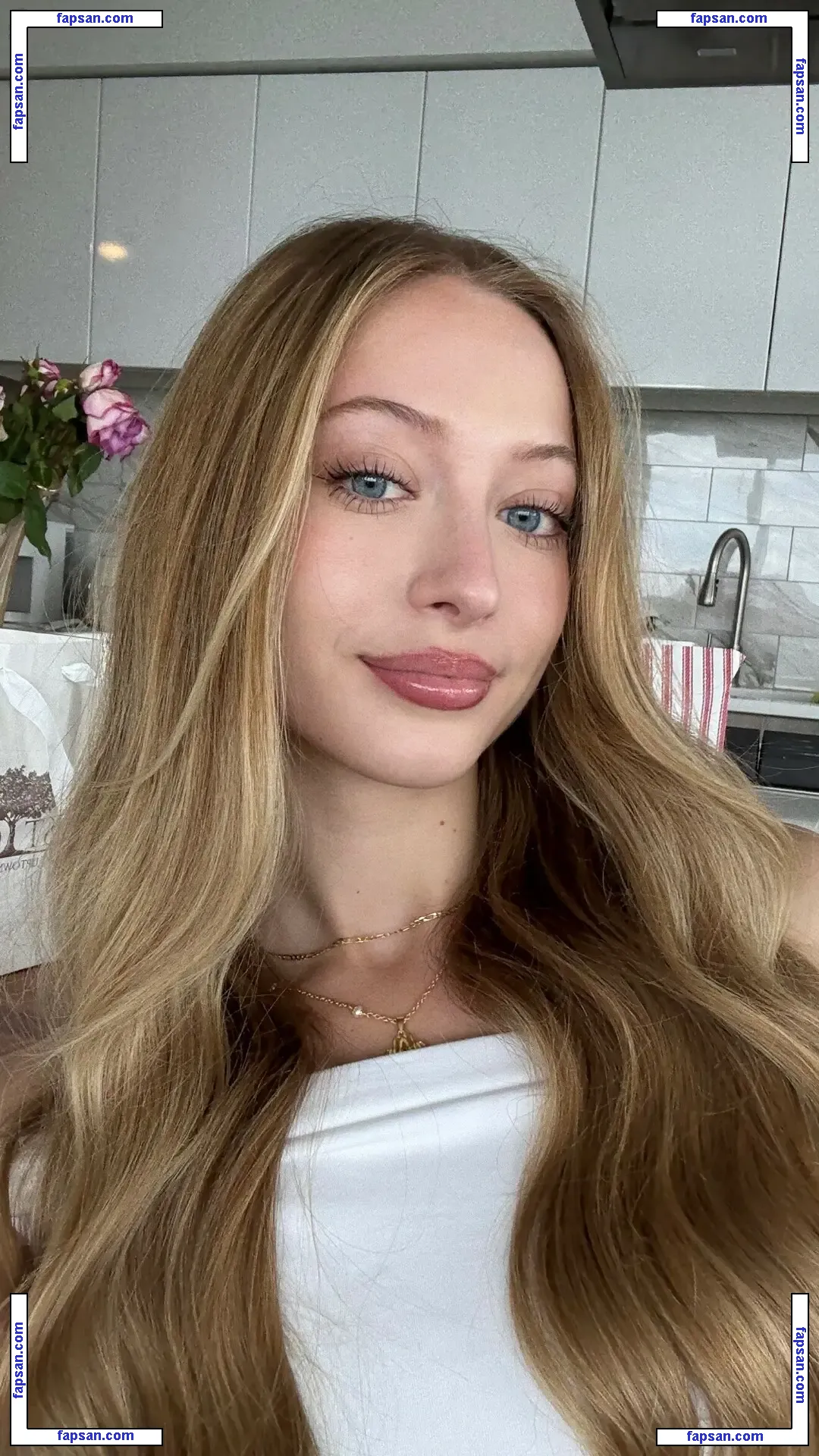 Sophia Diamond nude photo #1339 from OnlyFans