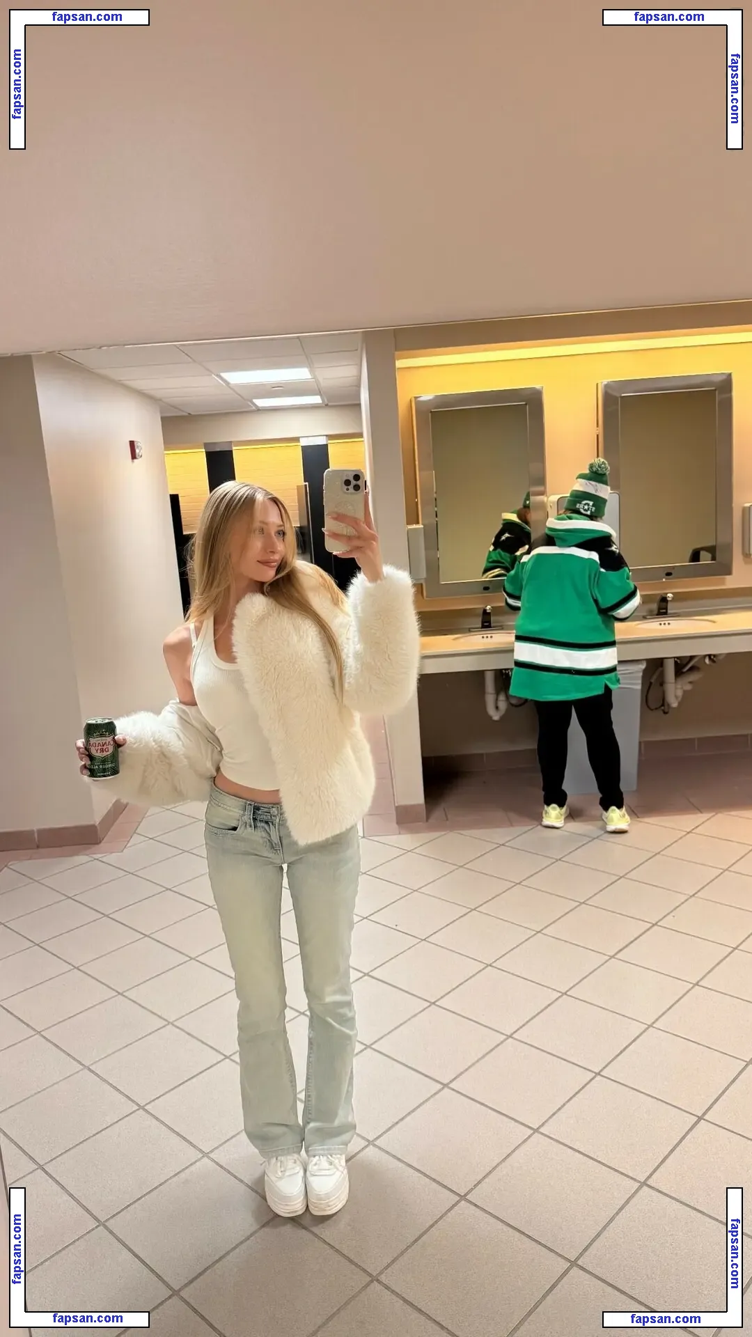 Sophia Diamond nude photo #1362 from OnlyFans