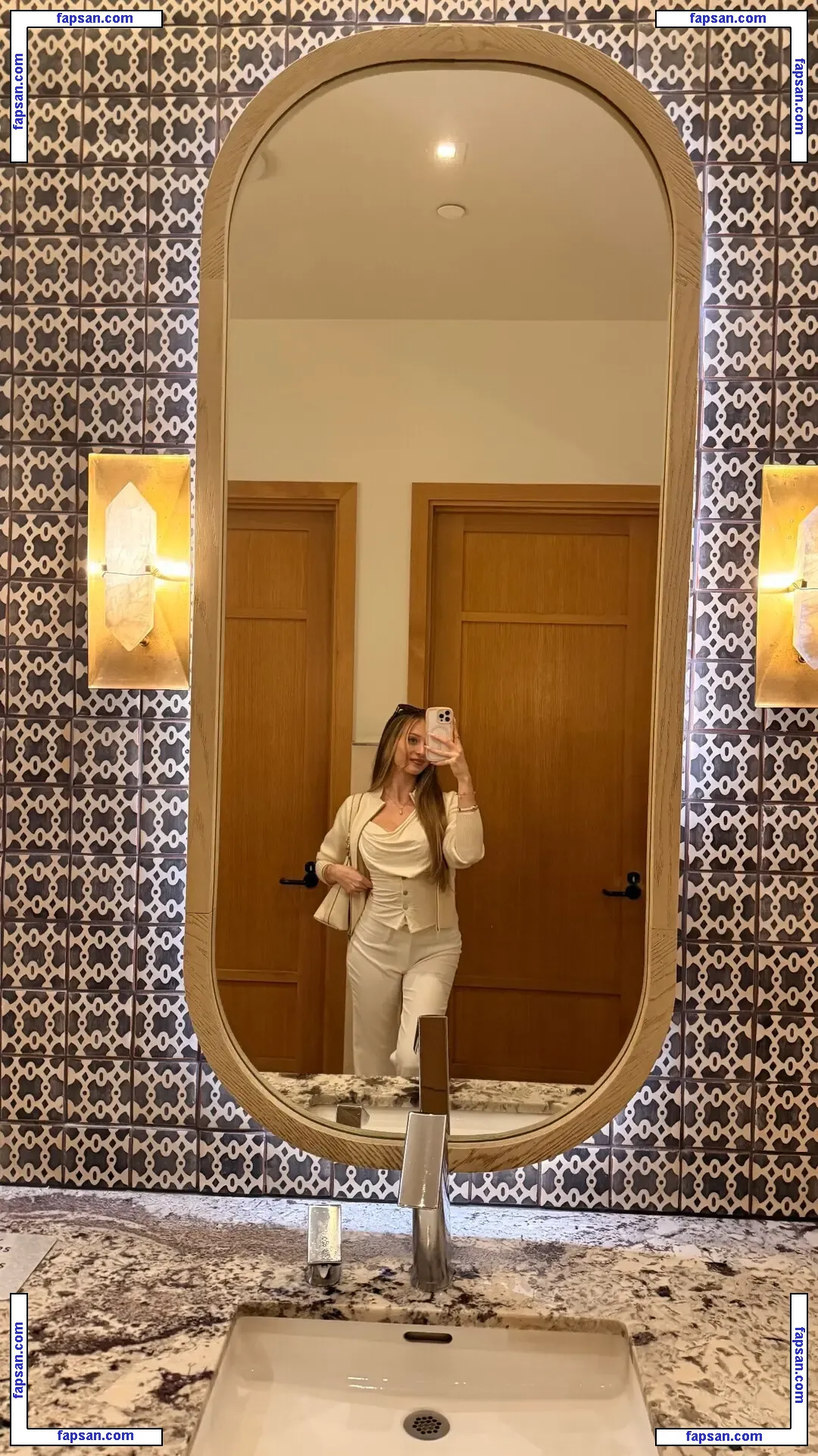 Sophia Diamond nude photo #1405 from OnlyFans