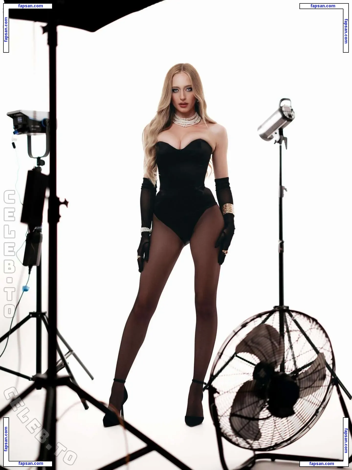 Sophia Diamond nude photo #1408 from OnlyFans