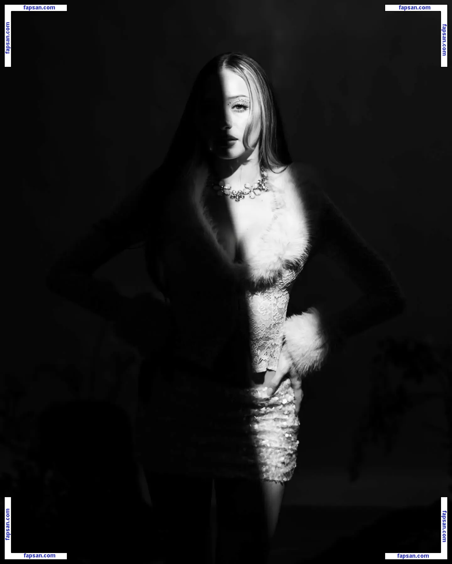 Sophia Diamond nude photo #1420 from OnlyFans