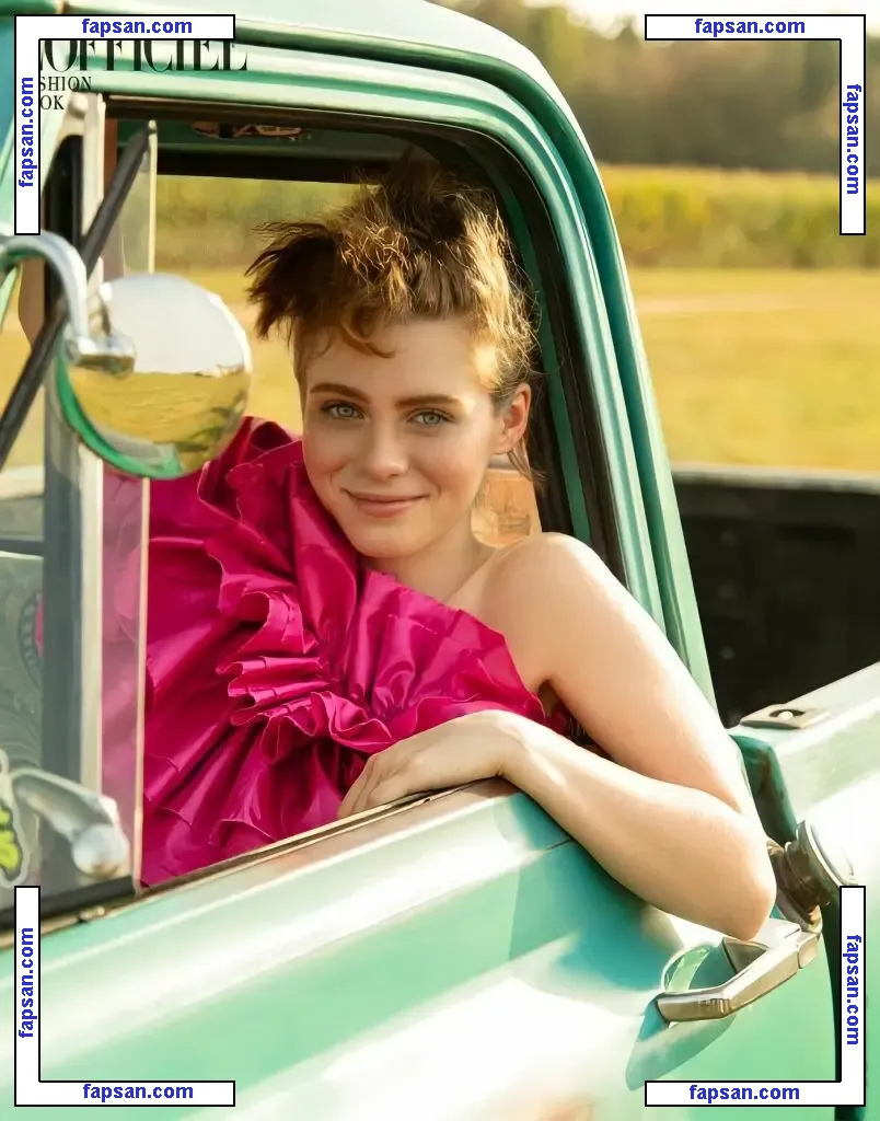 Sophia Lillis nude photo #0045 from OnlyFans