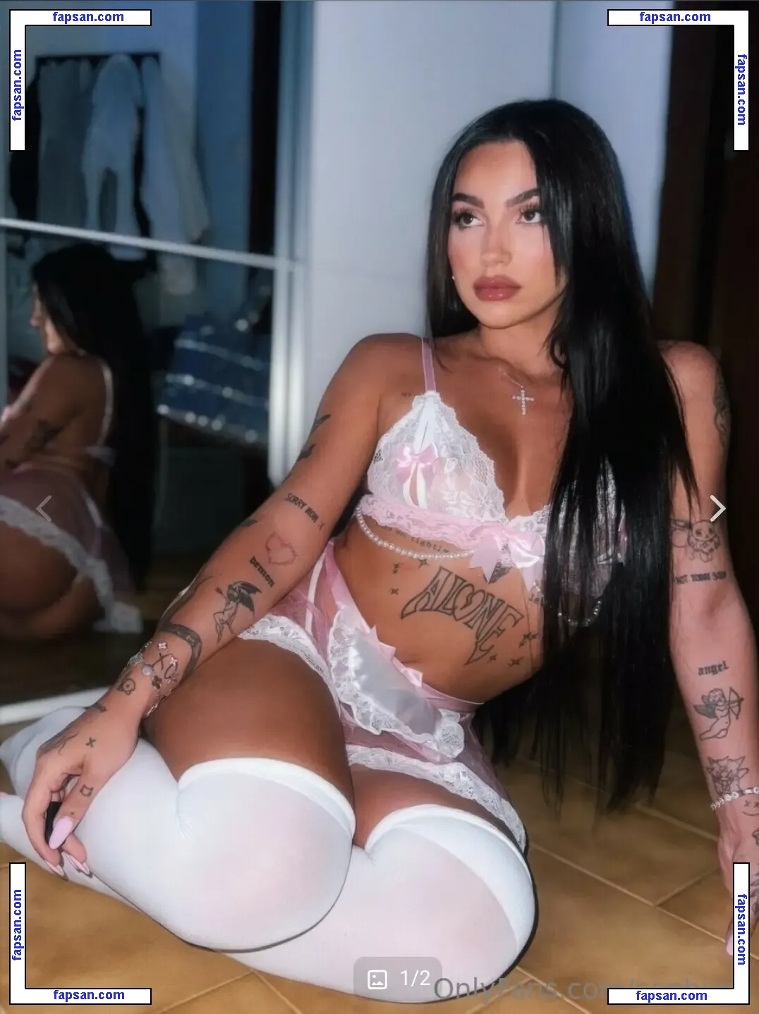 Sophia_rizou nude photo #0017 from OnlyFans